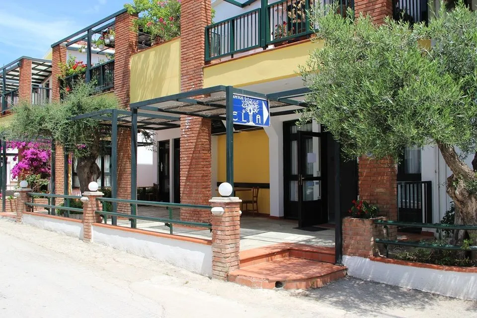 Elia Apartments