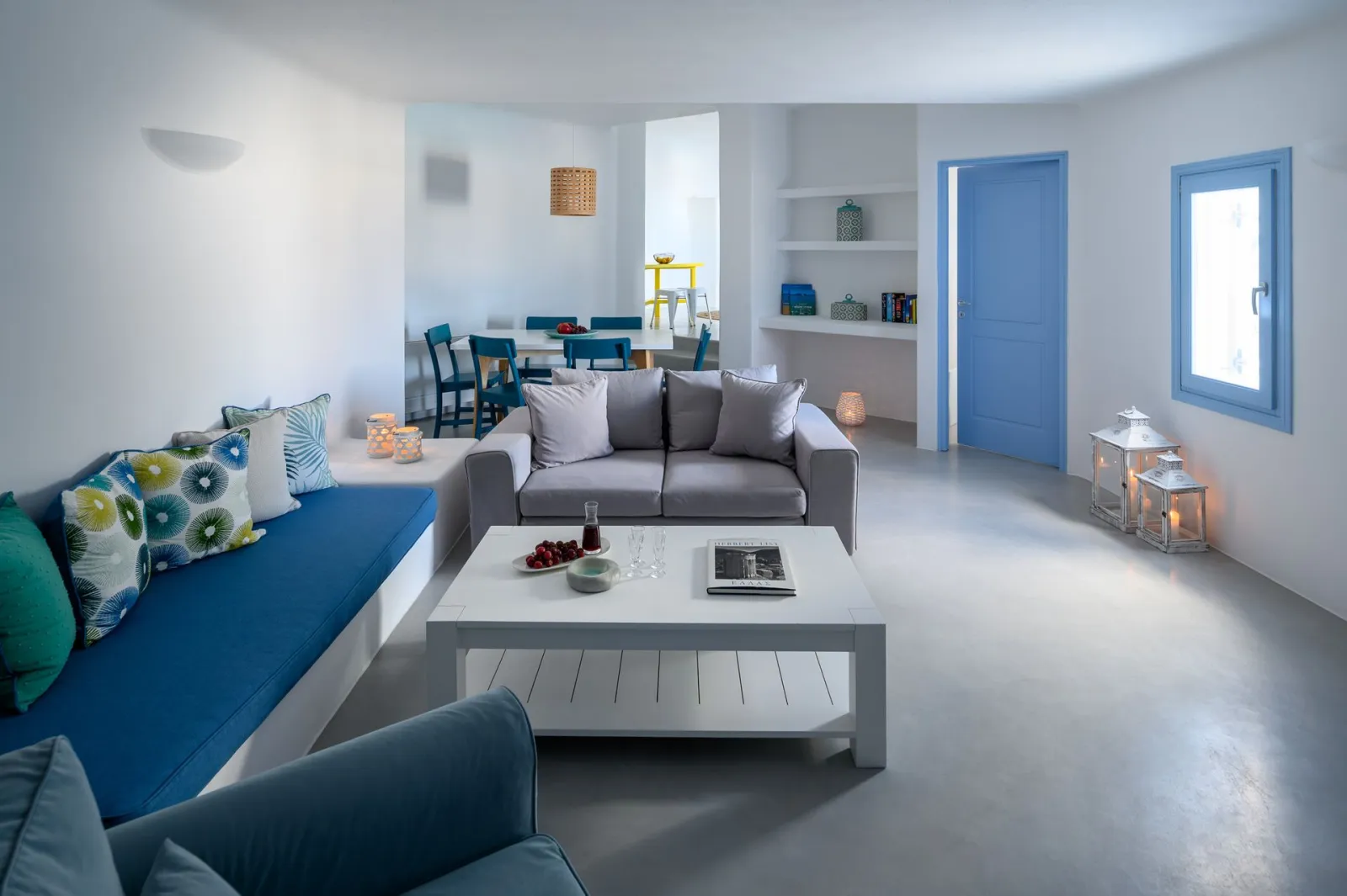 Supreme 2 Bedroom Villa - Spacious living room