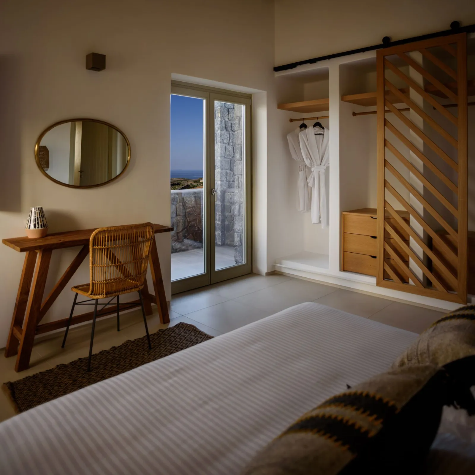 Executive 2 Bedroom Suite with Private Pool - Comfortable bedroom