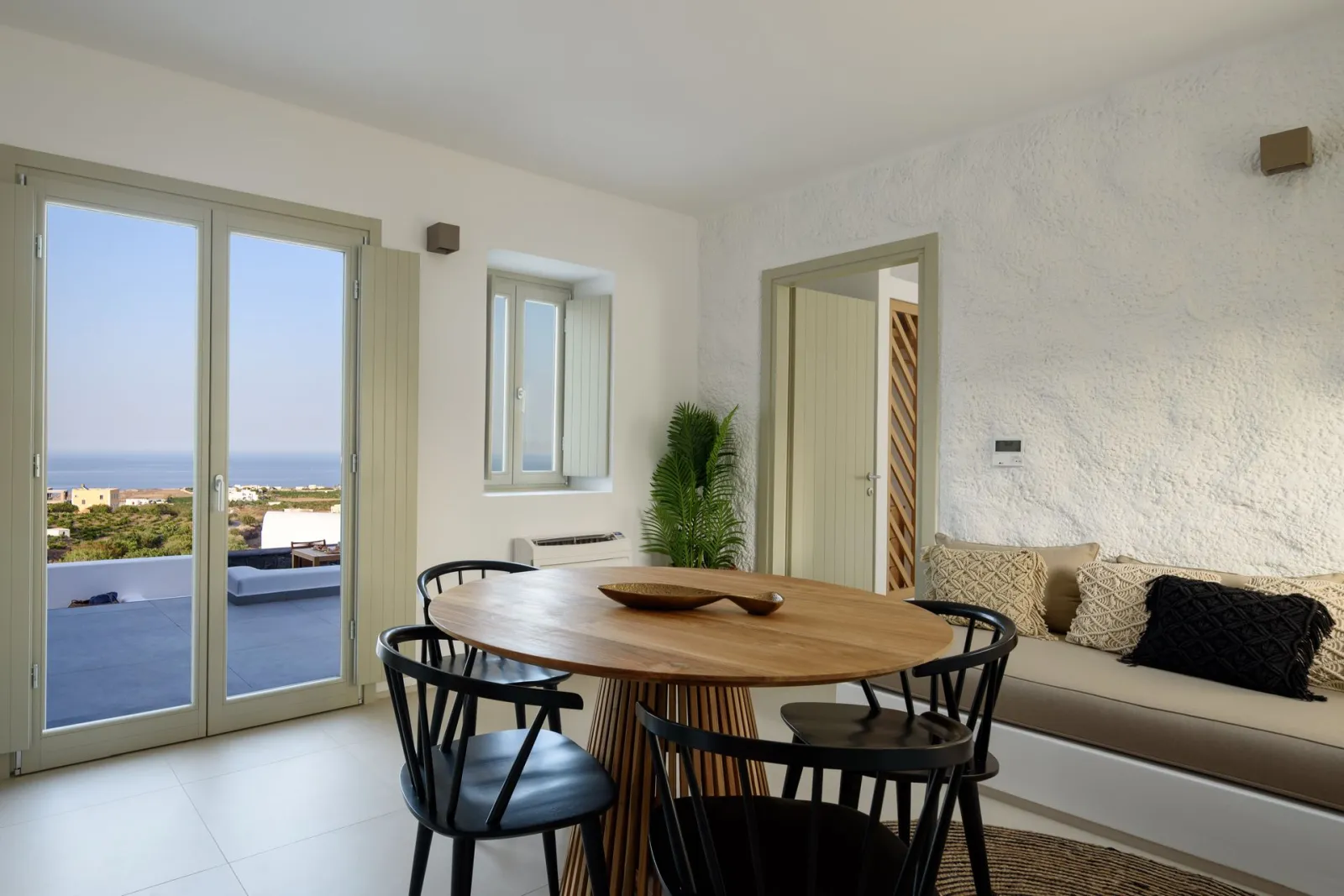 Executive 2 Bedroom Suite with Private Pool - Spacious living room