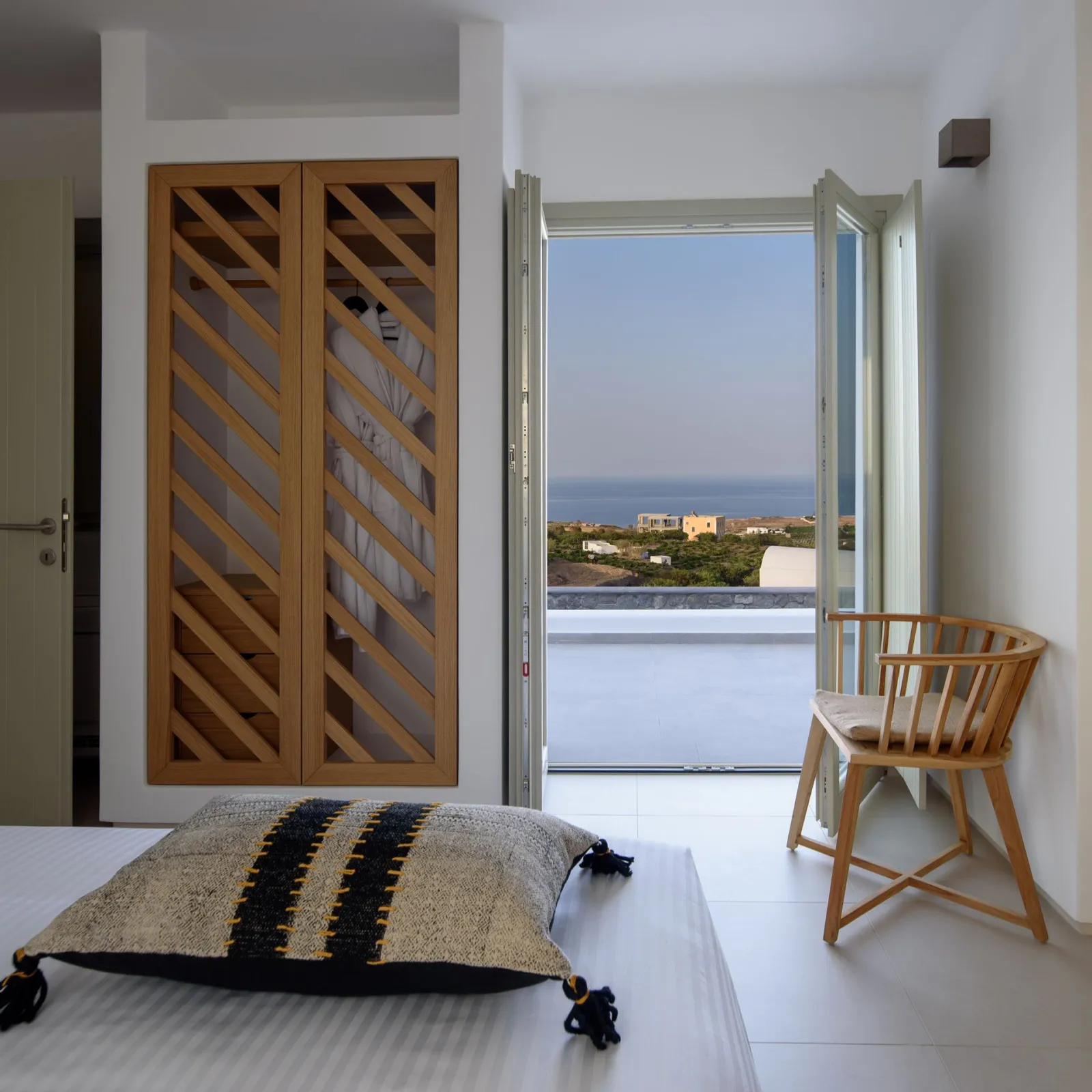 Executive 2 Bedroom Suite with Private Pool - Comfortable bedroom