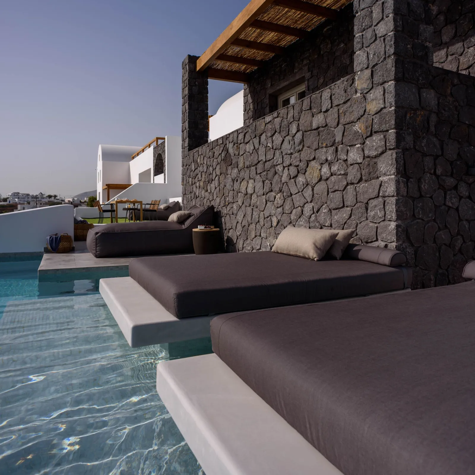 Executive 2 Bedroom Suite with Private Pool - Comfortable sunloungers