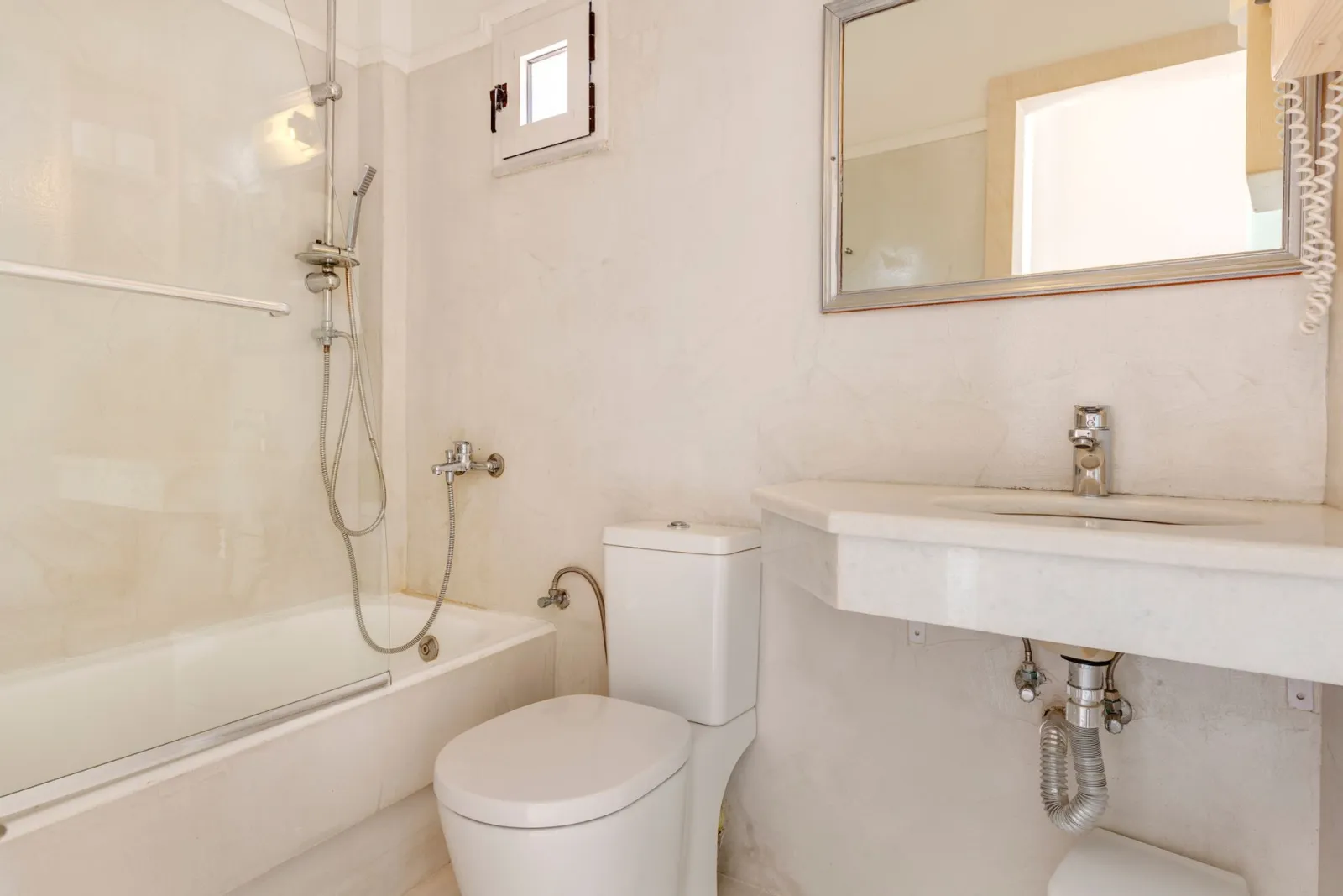 Faros Resort Hotel