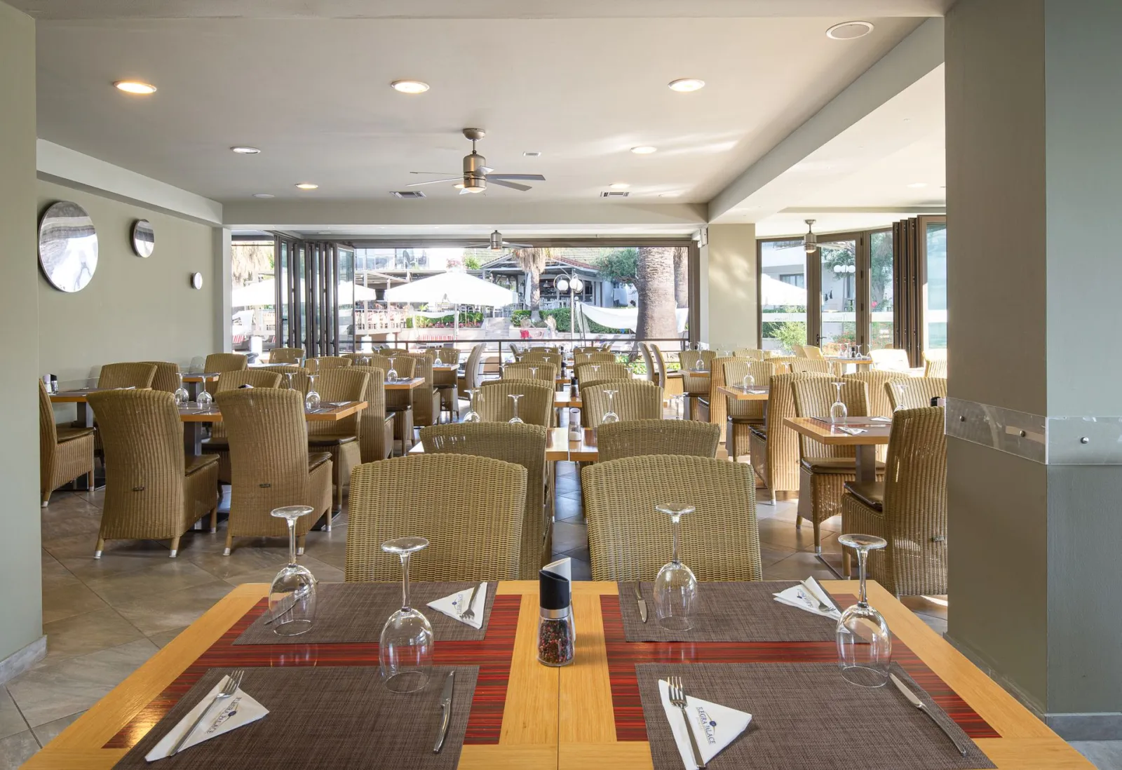 Flegra Palace - Titanes Buffet Restaurant