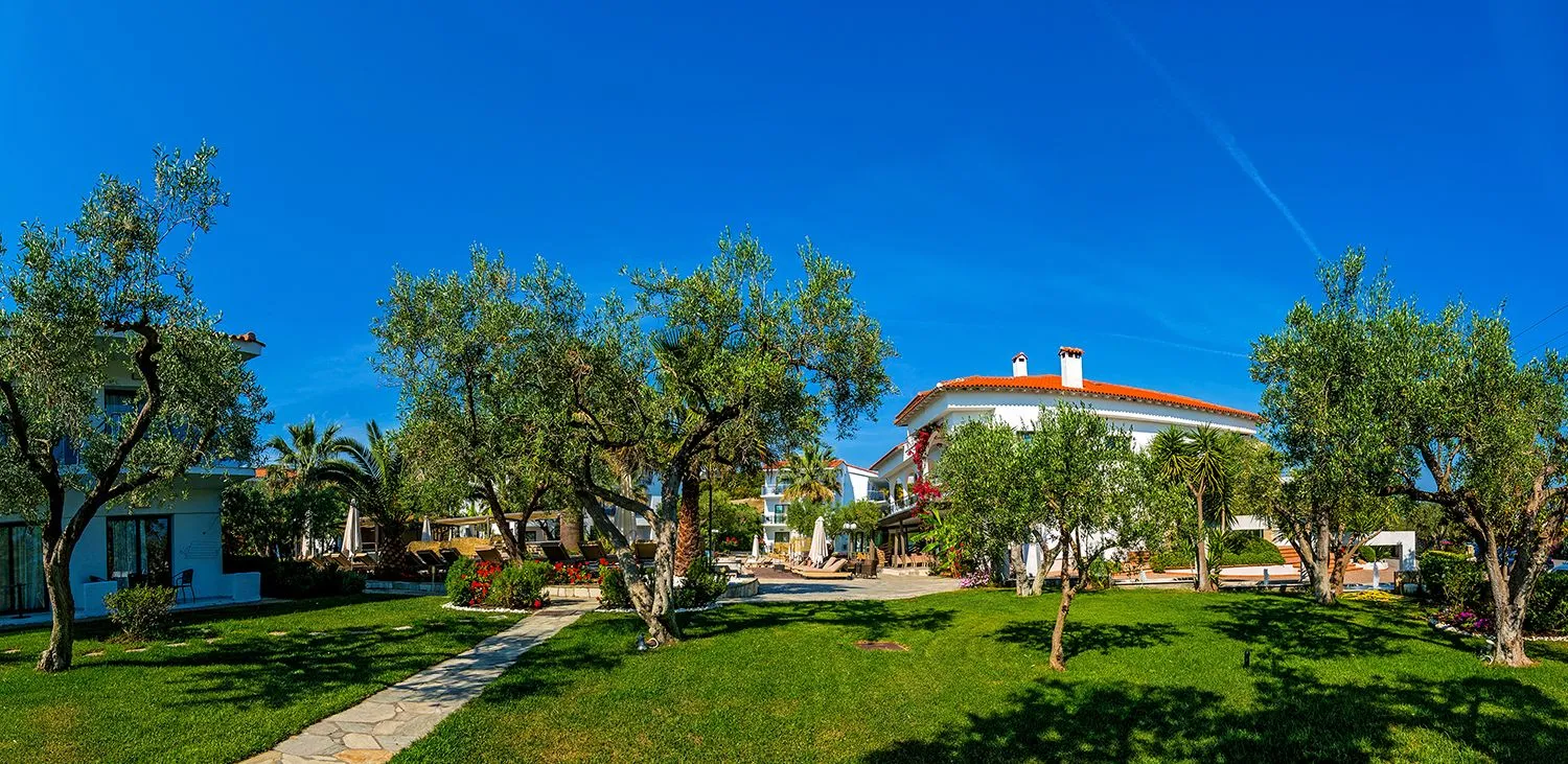 Flegra Palace - Garden