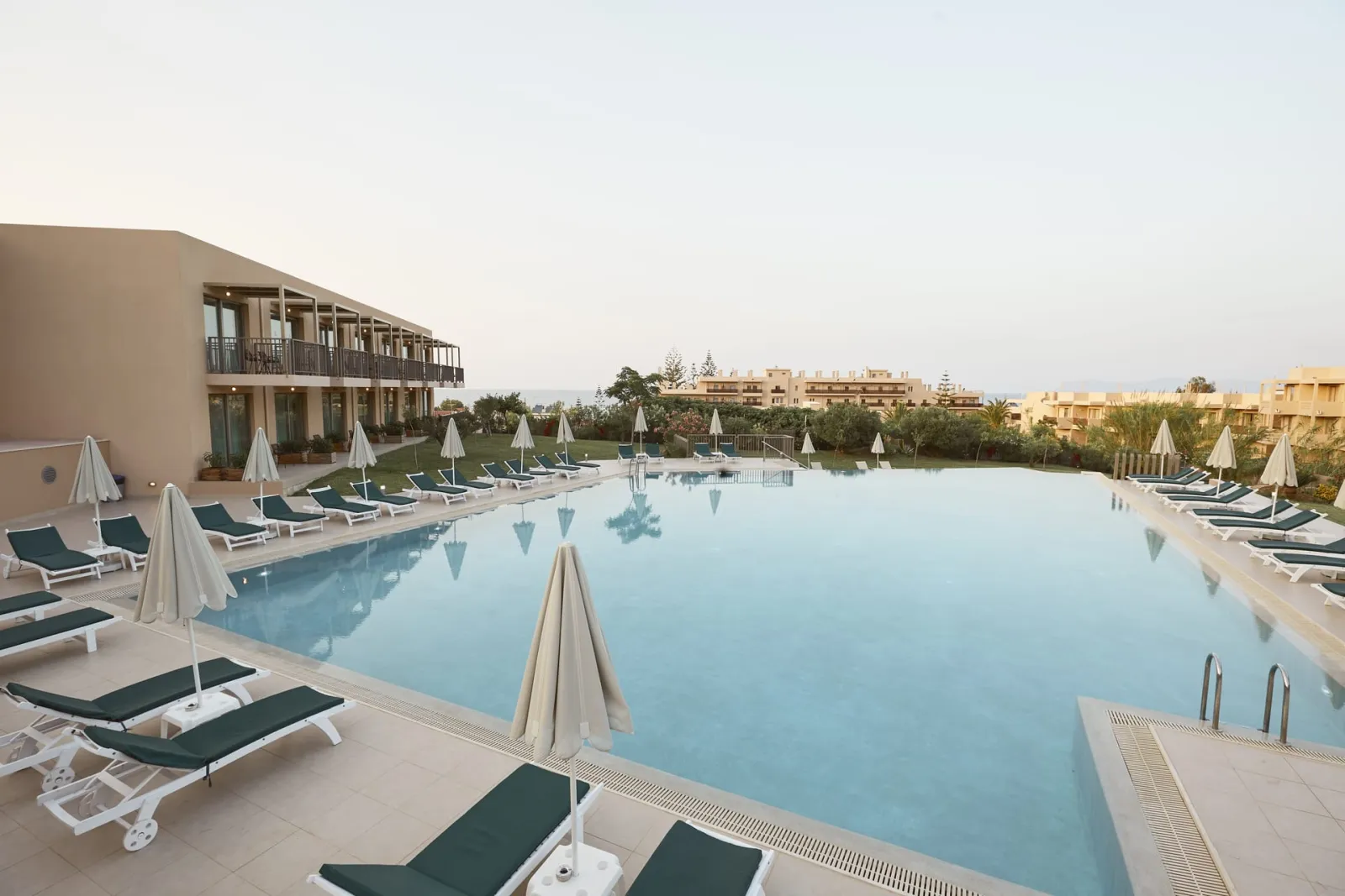 Pearl Swimmimg Pool