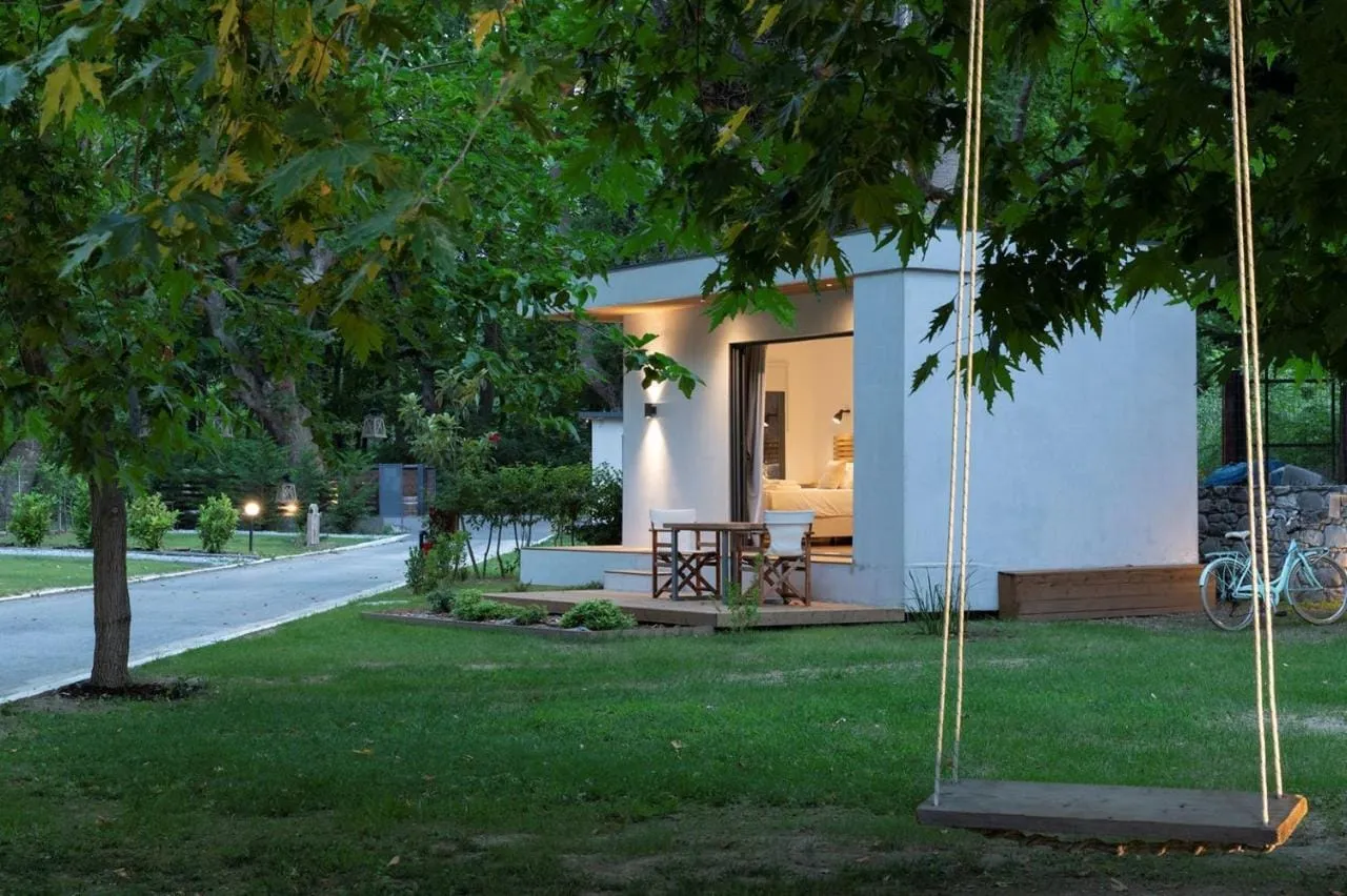 Gkaras Camp & Apartments