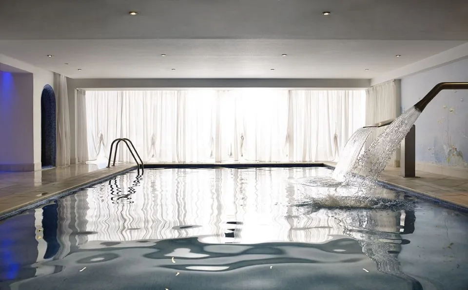 Indoor swimming pool - Spa