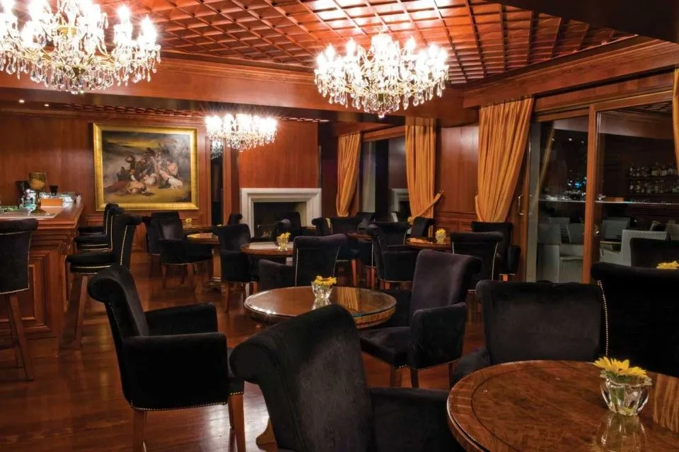 Main Bar
