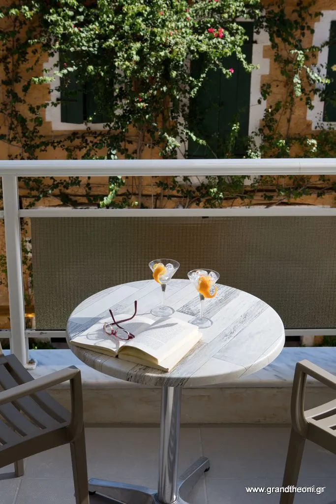 Grand TheoNi Hotel