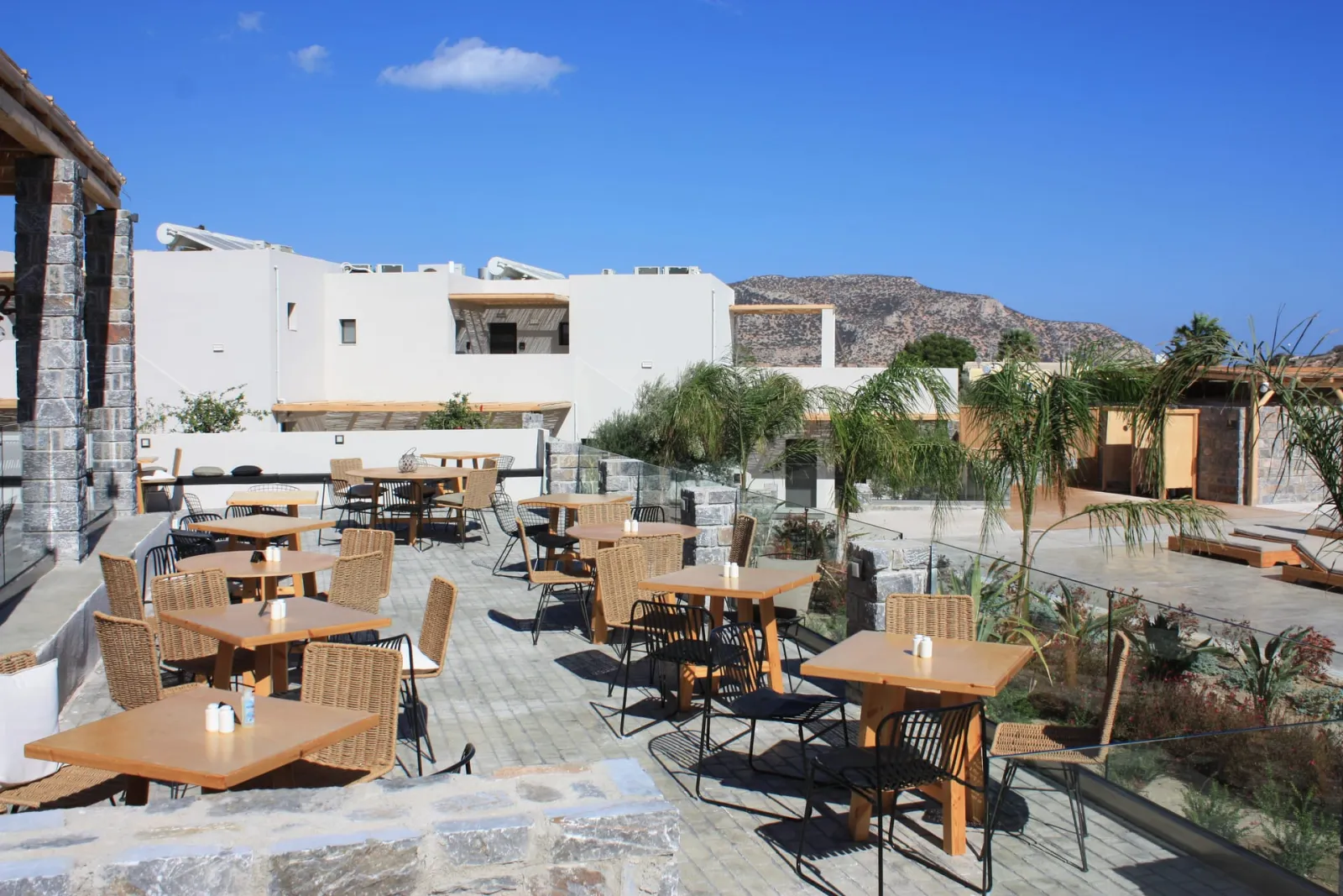 Helios Beach Hotel & Bungalows