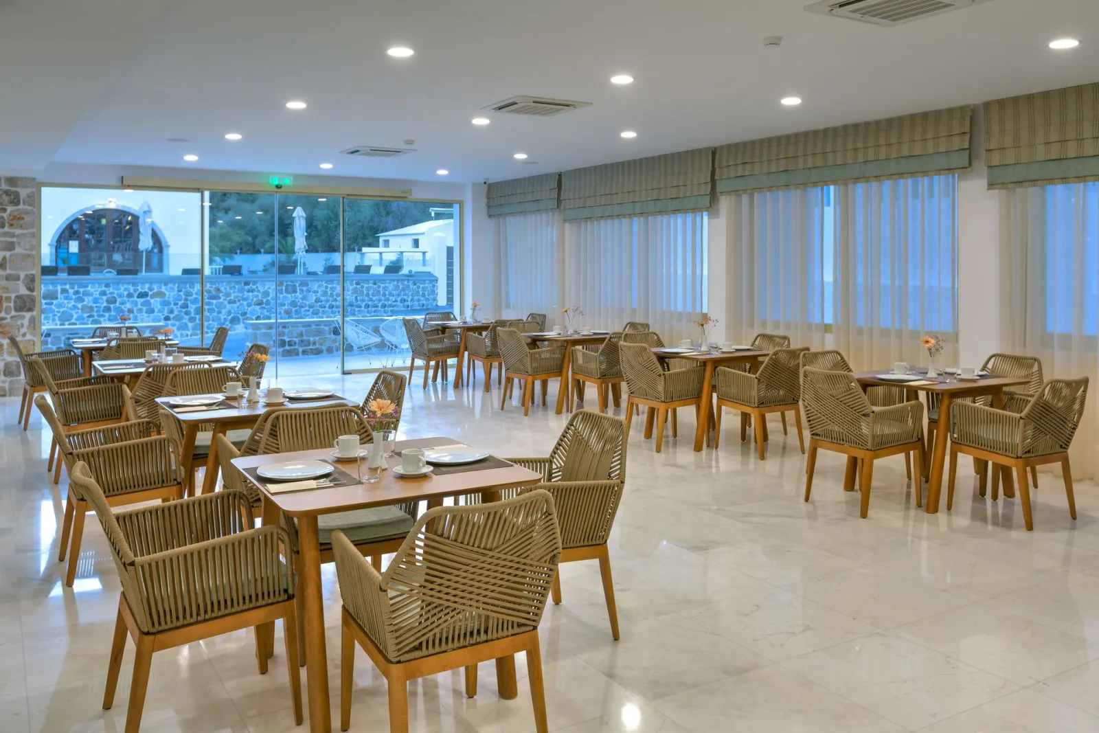 Zephyros Hotel