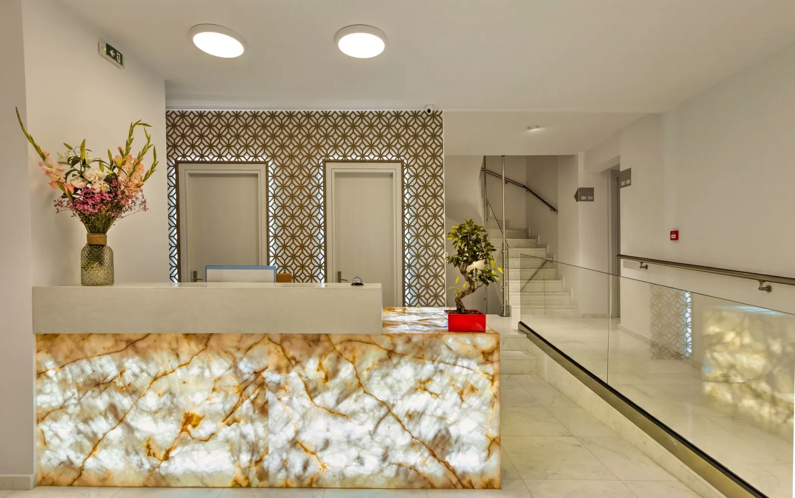 Zephyros Hotel