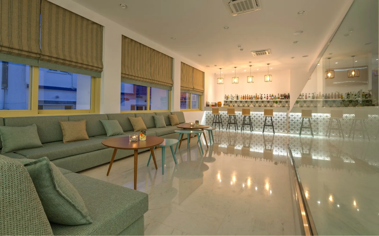 Zephyros Hotel