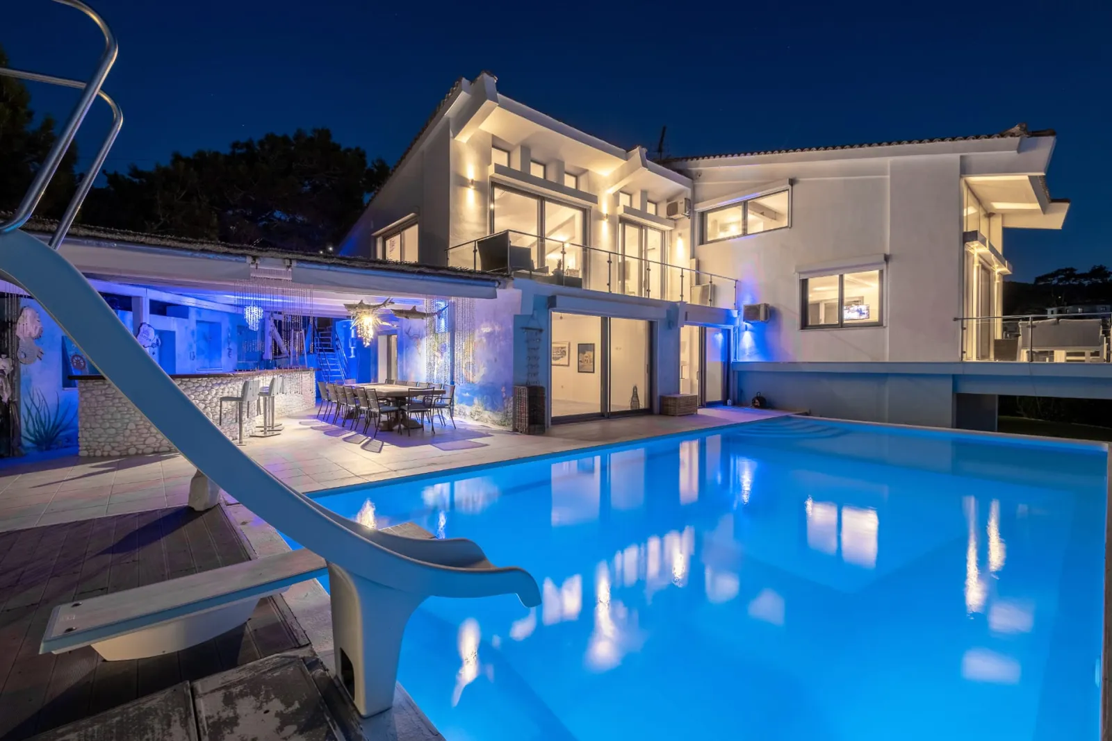 Icarus Luxury Beachfront Villa