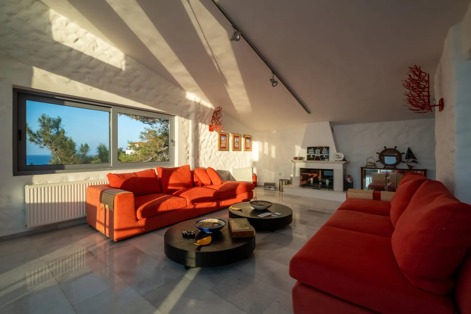 Icarus Luxury Beachfront Villa