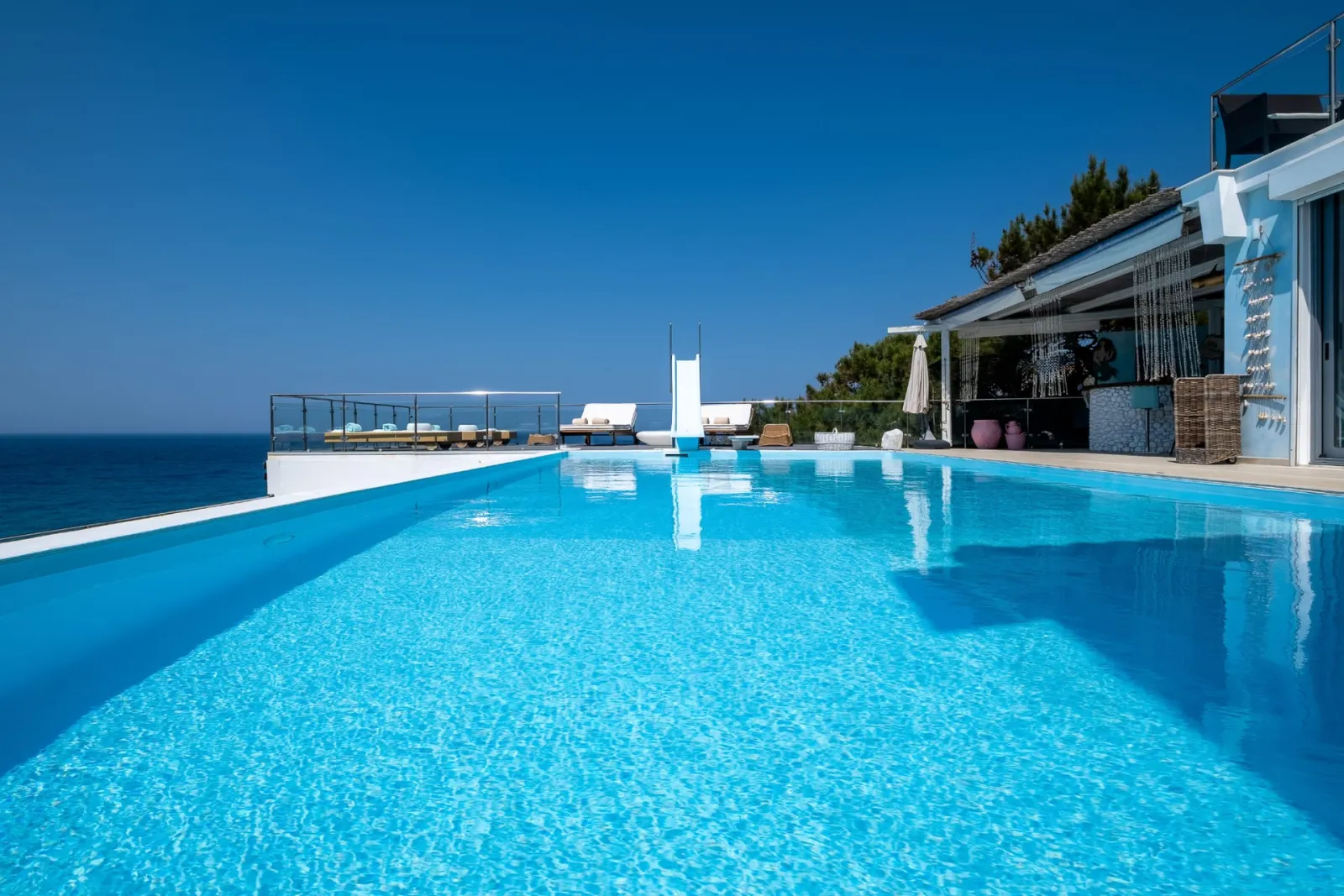 Icarus Luxury Beachfront Villa