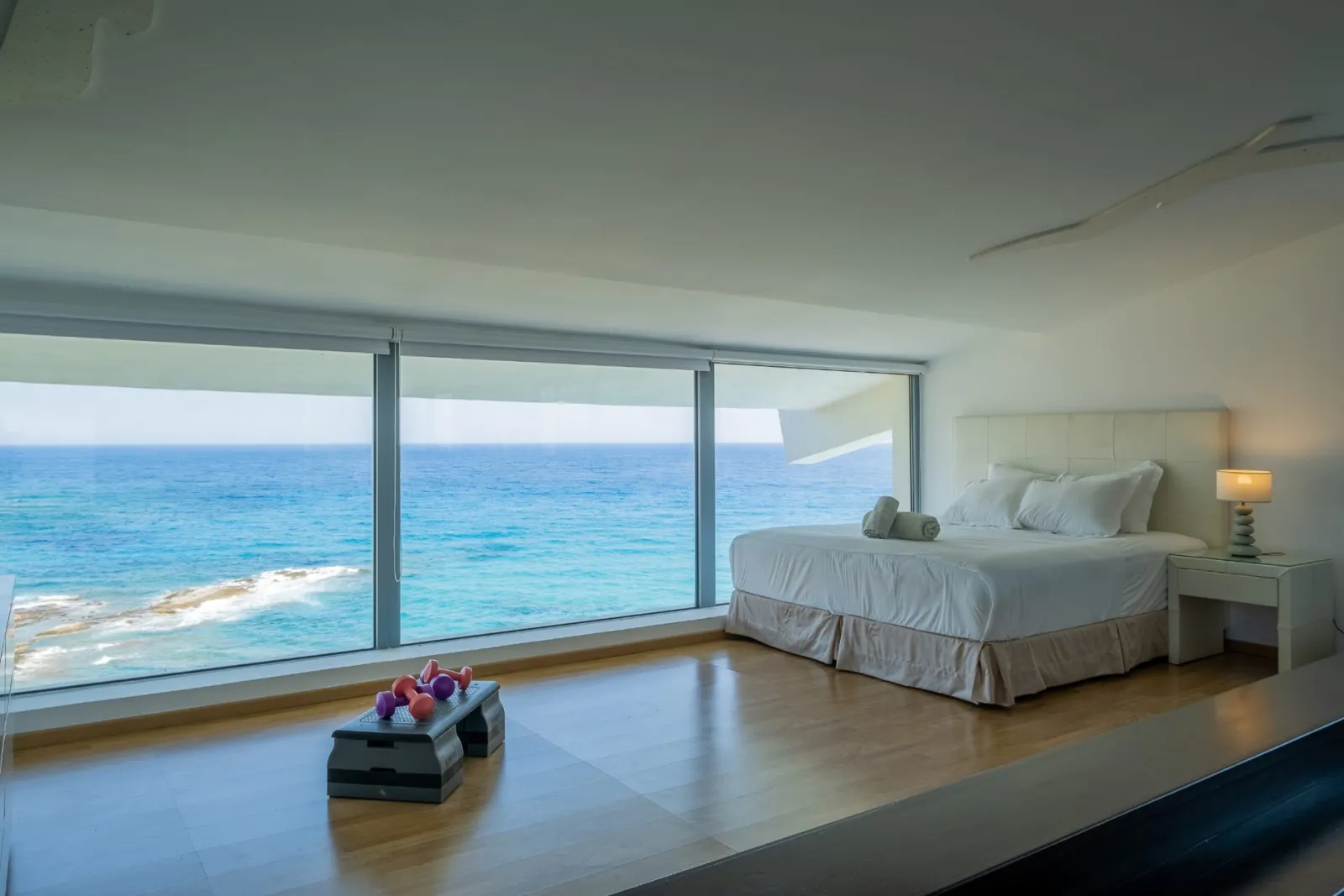 Icarus Luxury Beachfront Villa