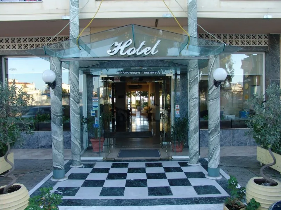 Ignatia Hotel***