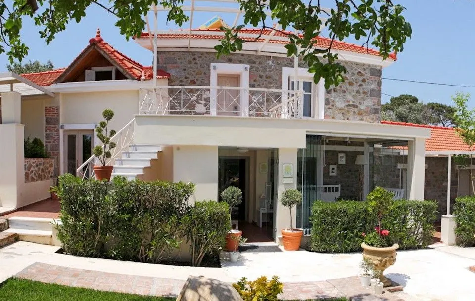Ikies Lesvos