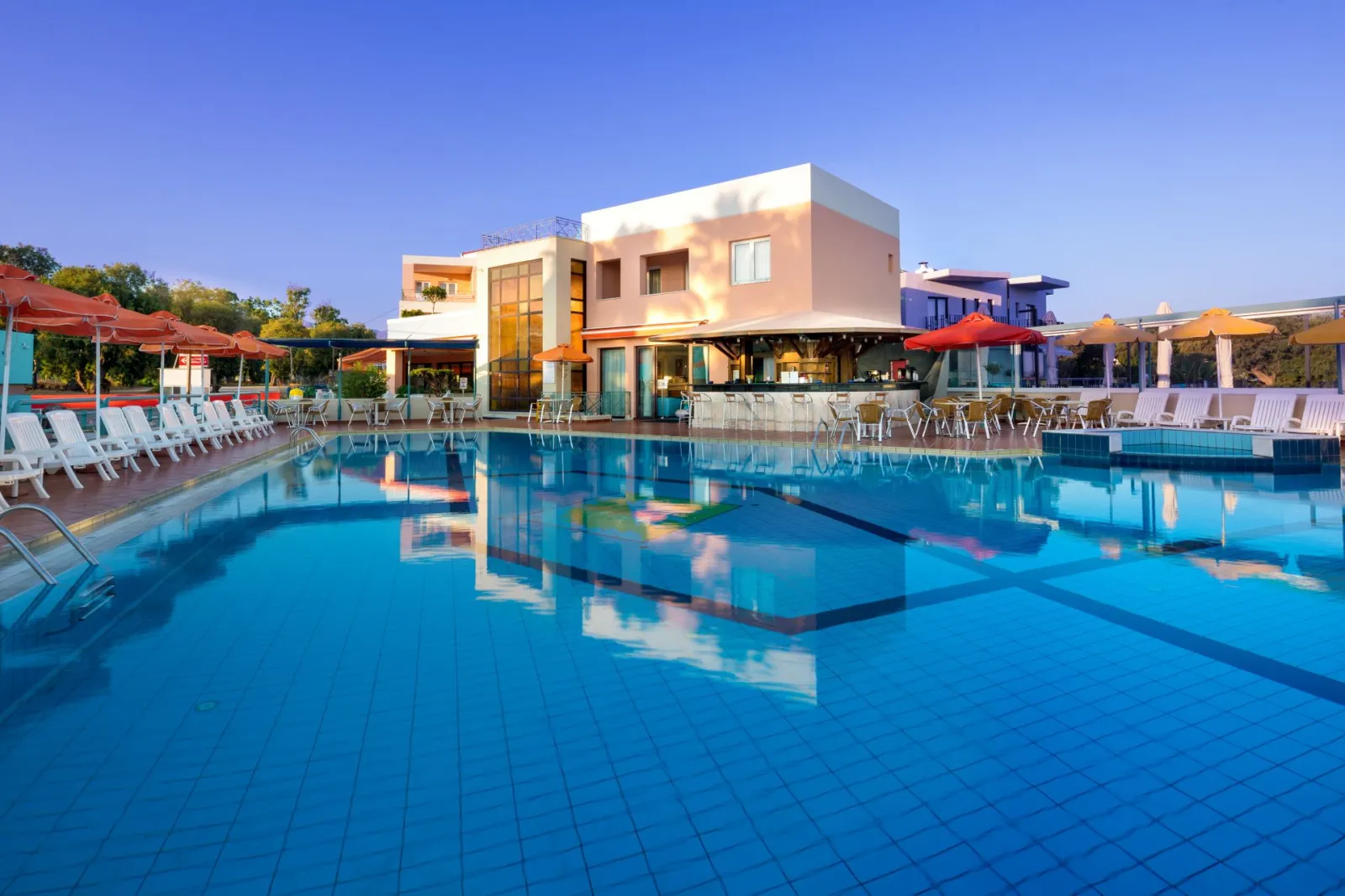 Ilianthos Village