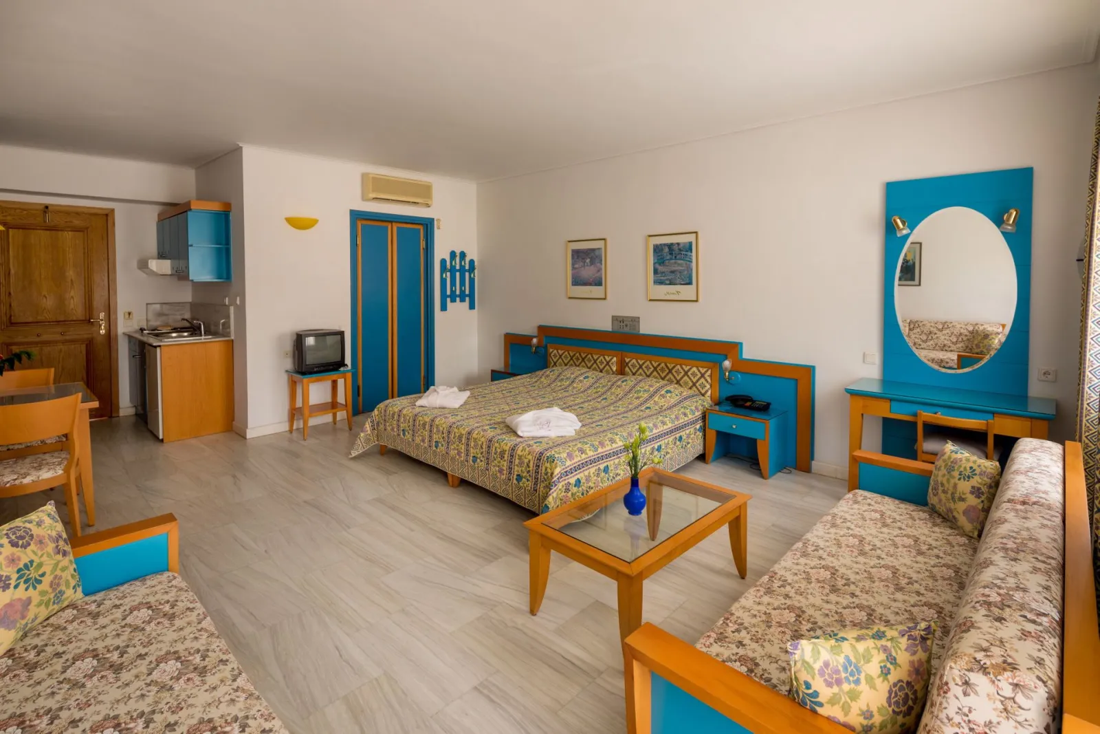 Ilianthos Village