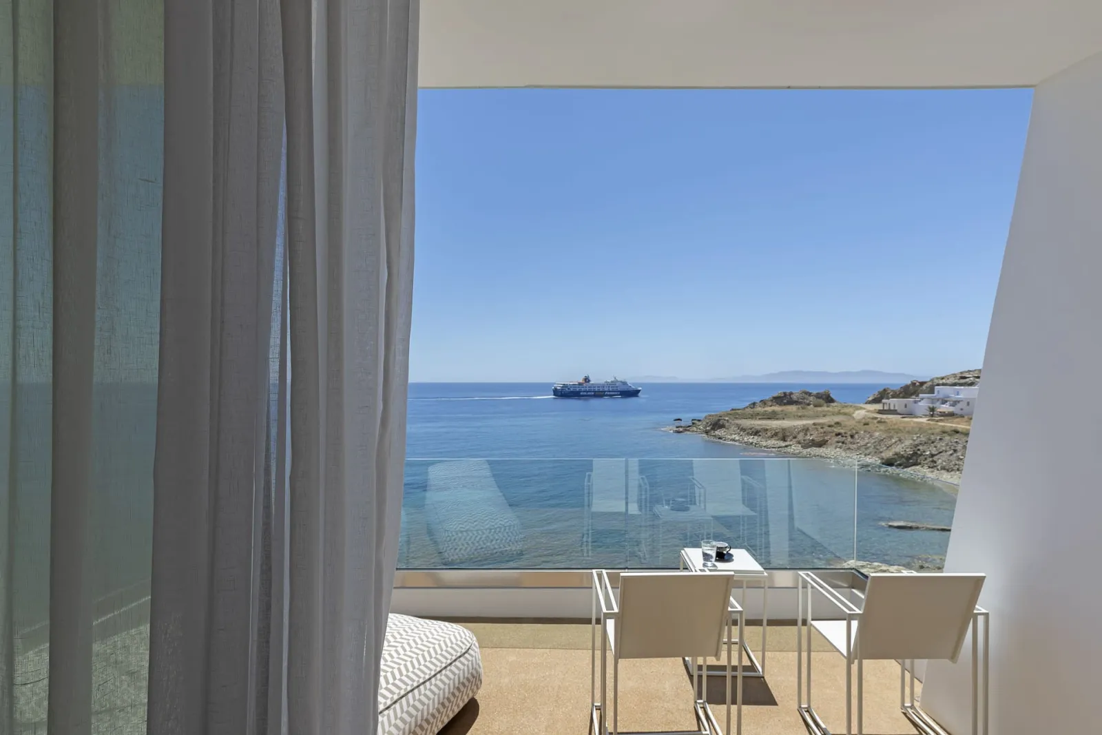 Room balcony (3rd floor)