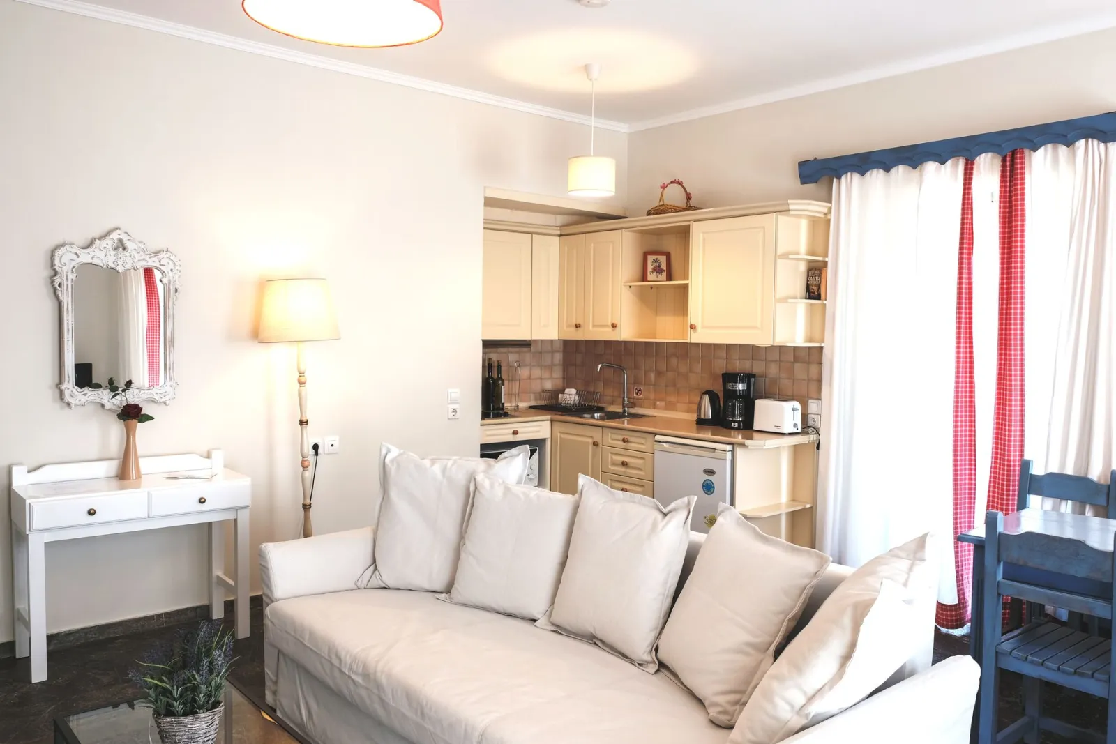 Suite - Living Room - Kitchen - Dinning Room