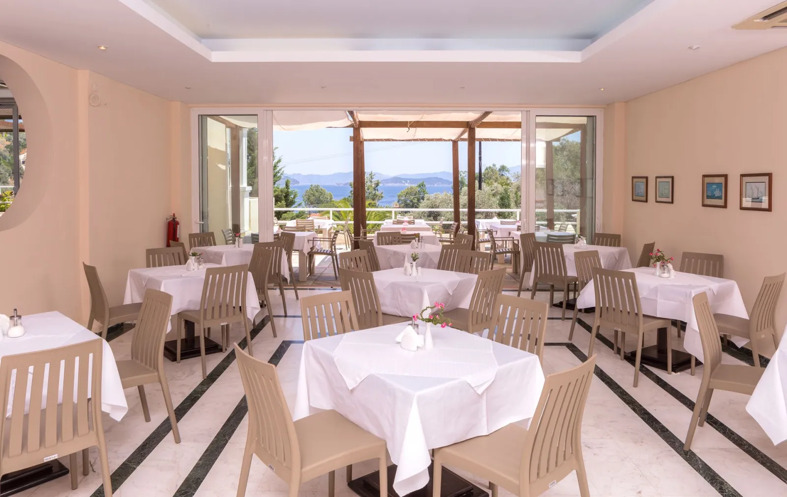 Breakfast room
