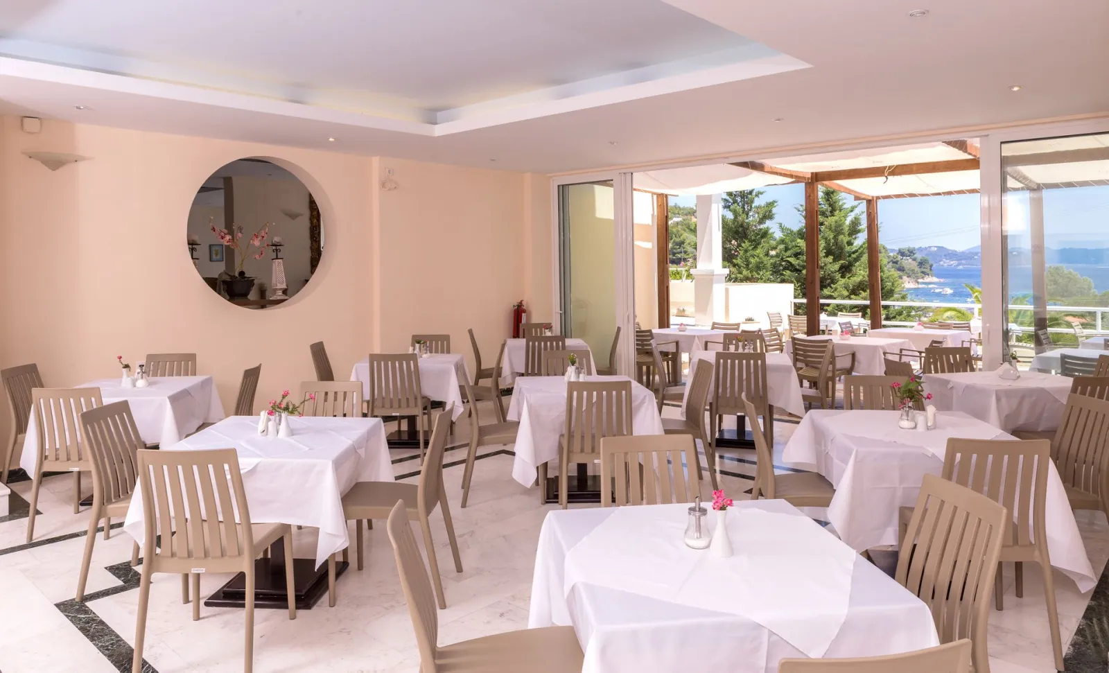 Breakfast room