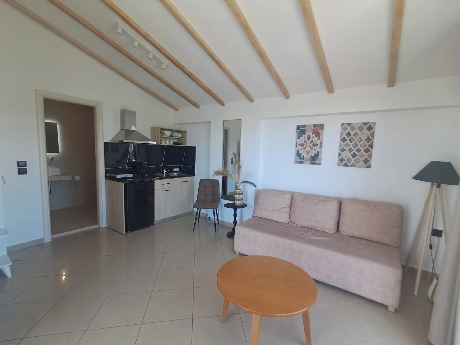 seavew apartme.