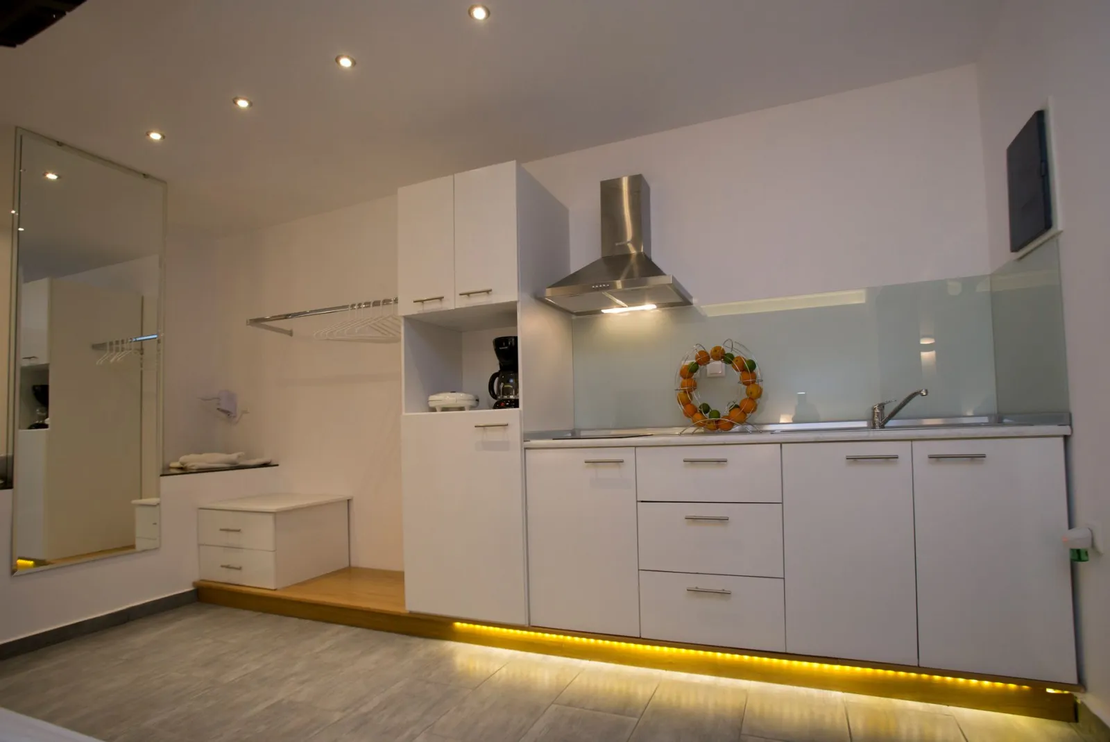SUITE WITH JAKUZZI have full equipped kitchen