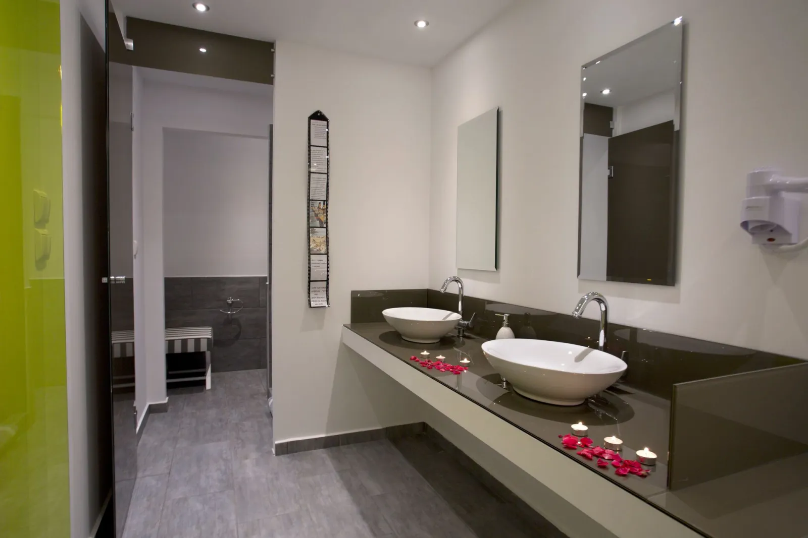 SUITE WITH JAKUZZI