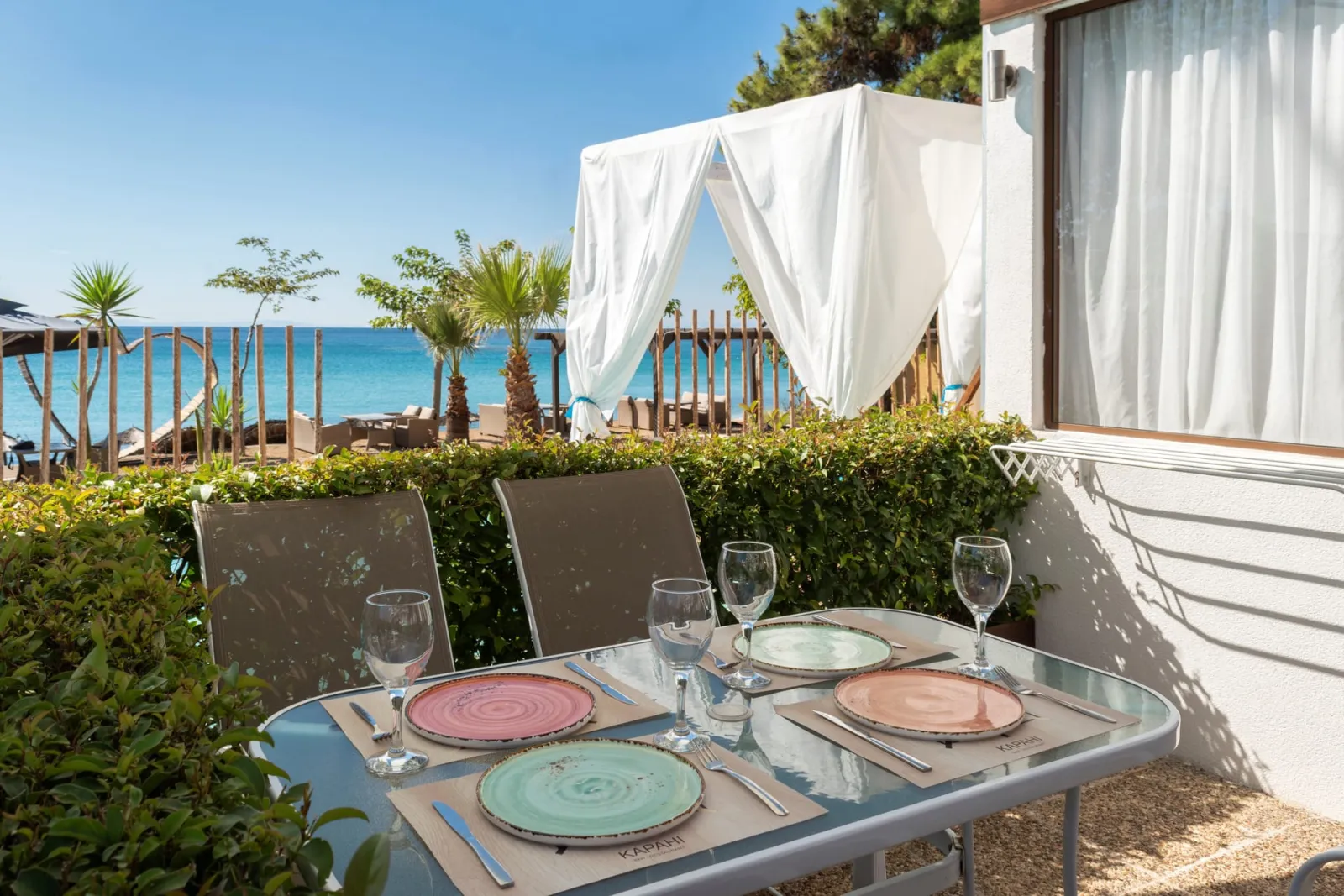 JUNRIO suites seaview balcony