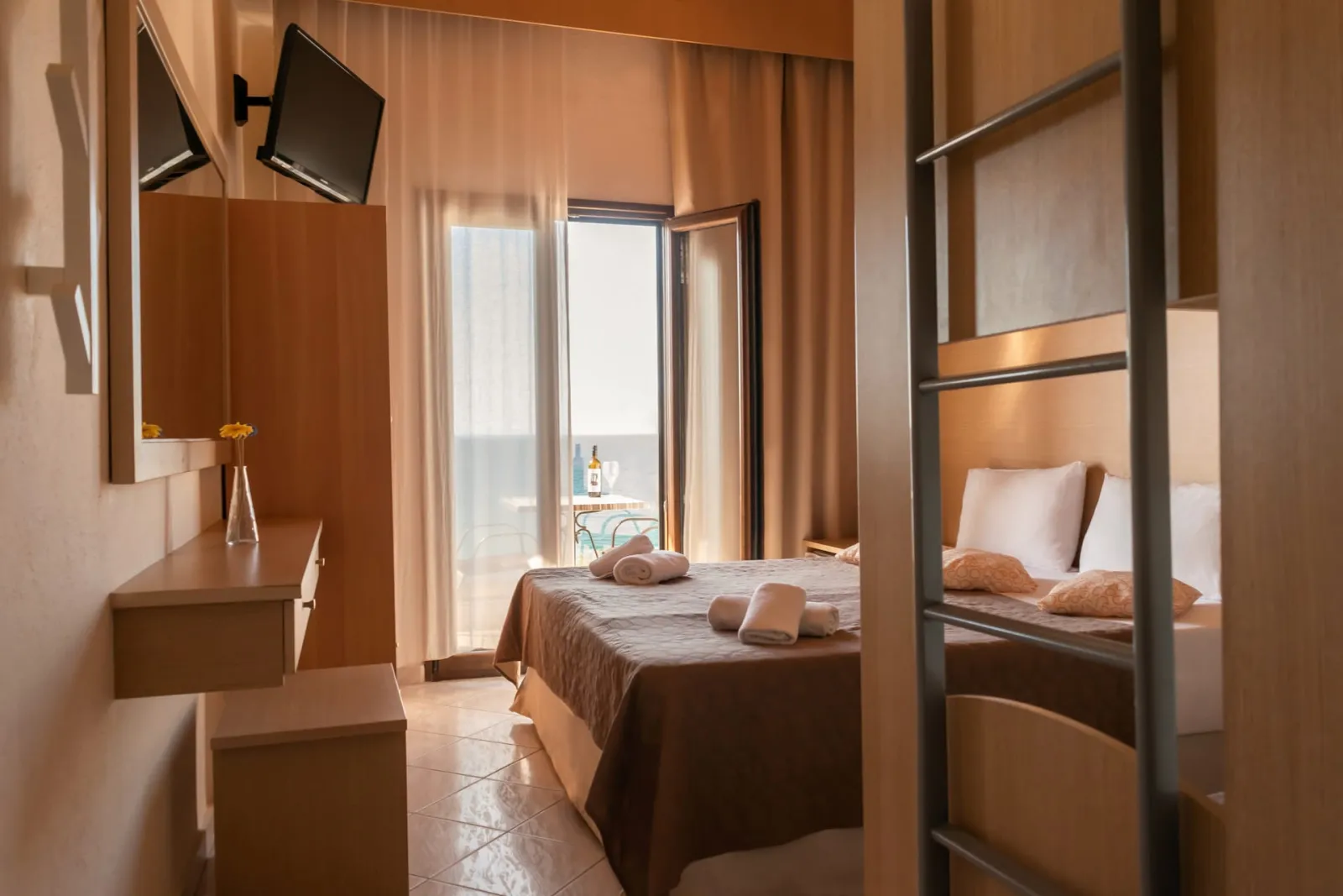 fourbedded room with bunk bed