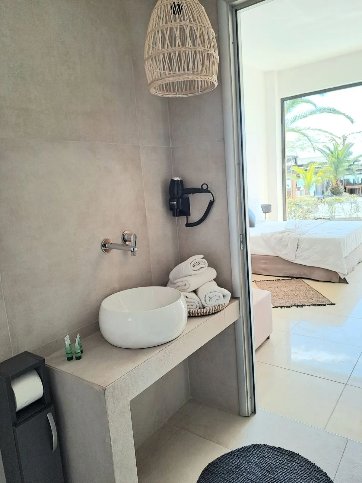 BATH CABANA