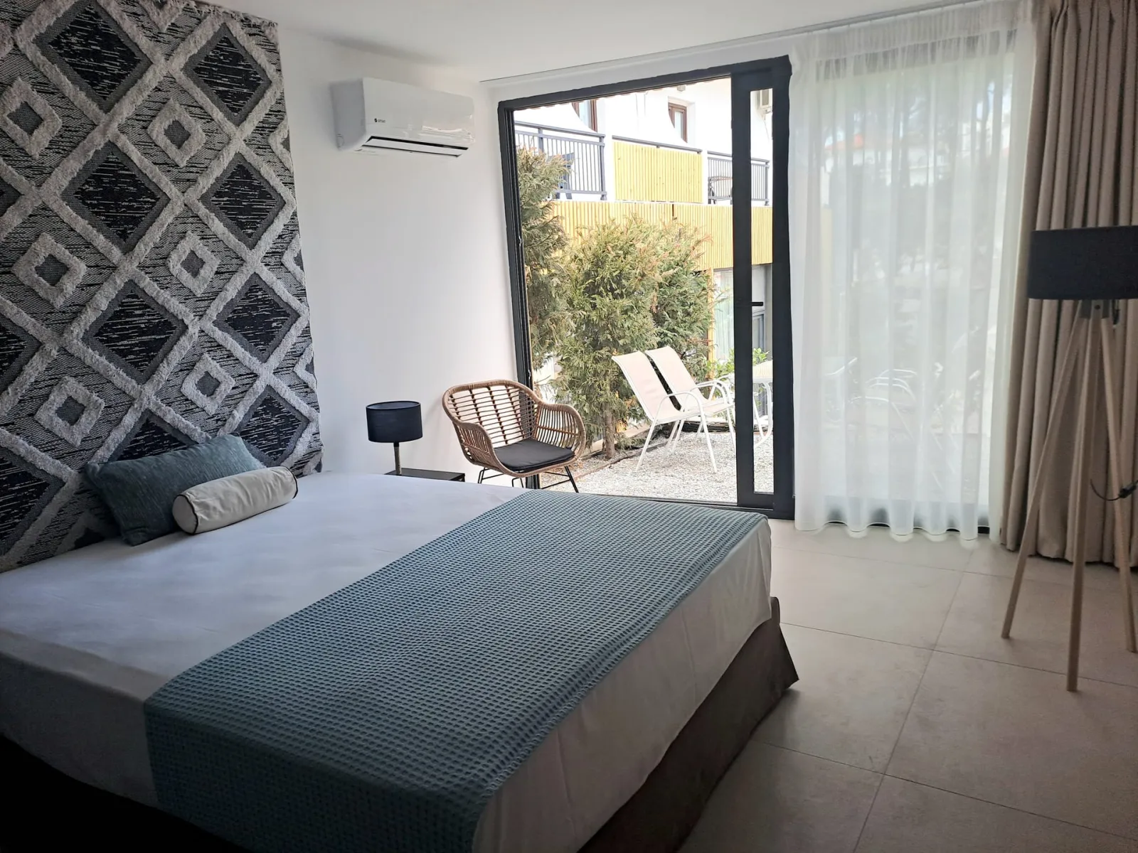 GARDEN SUITE/STUDIO WITH BUNK BED