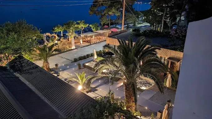SEA VIEW ROOMS