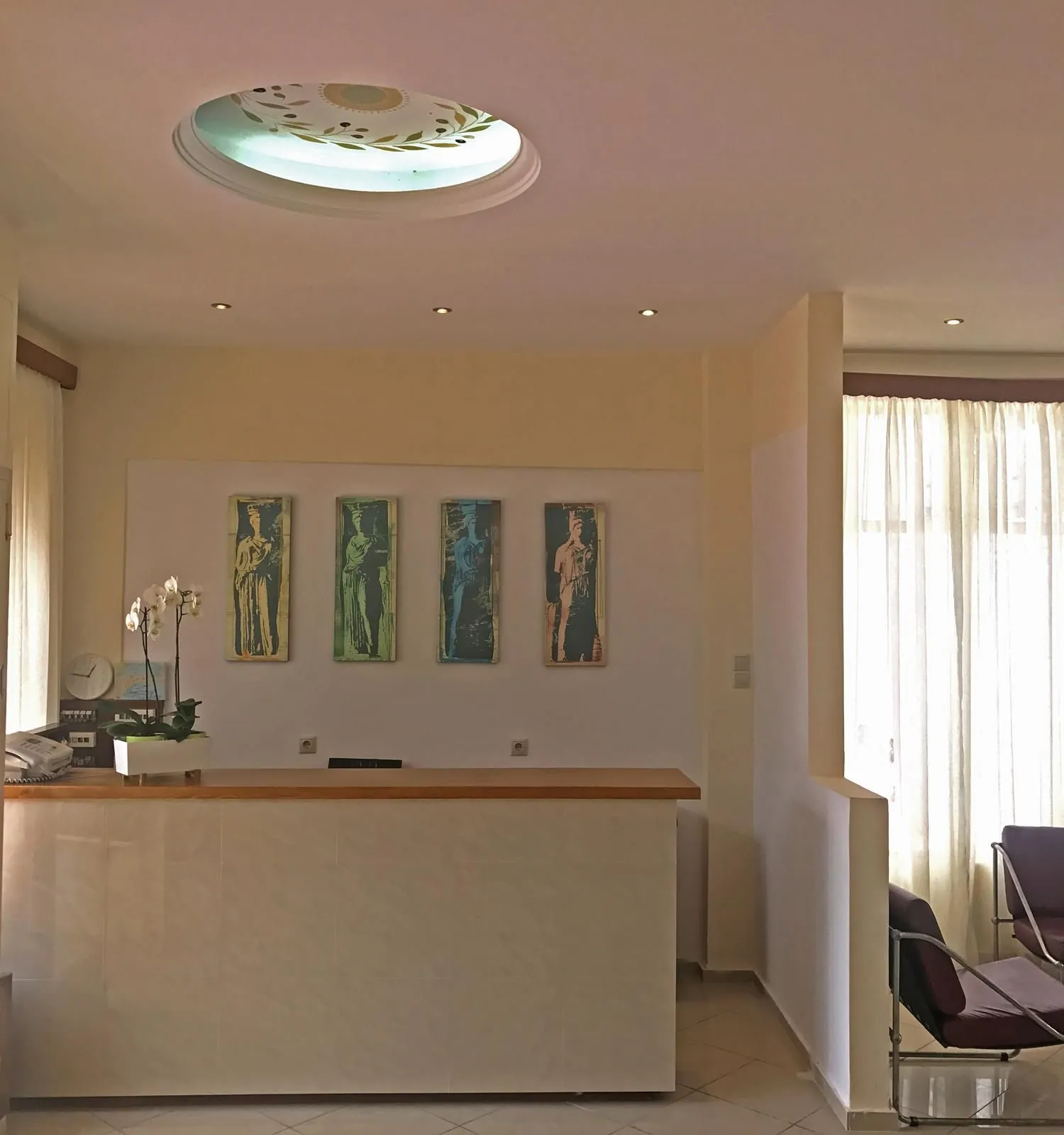Karyatides Hotel Aegina