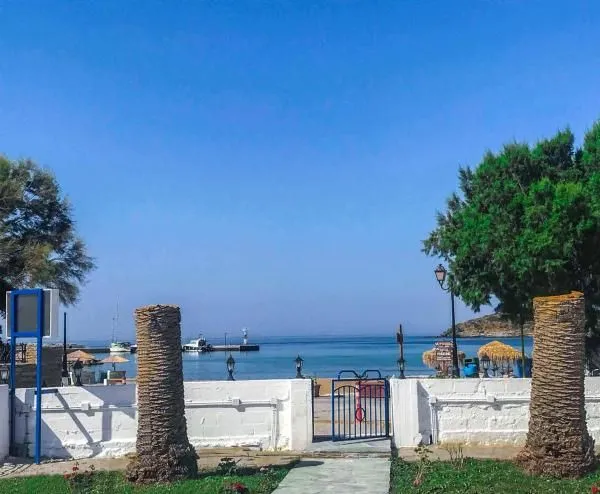 Katerina Beach Rooms Andros