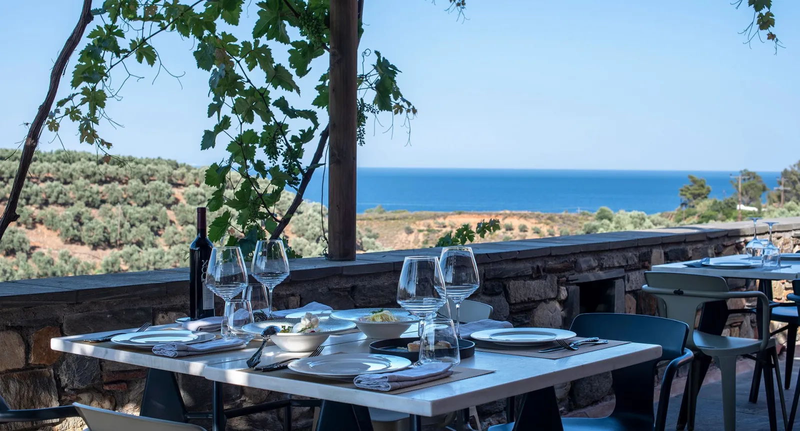 Mouries Restaurant | outdoor