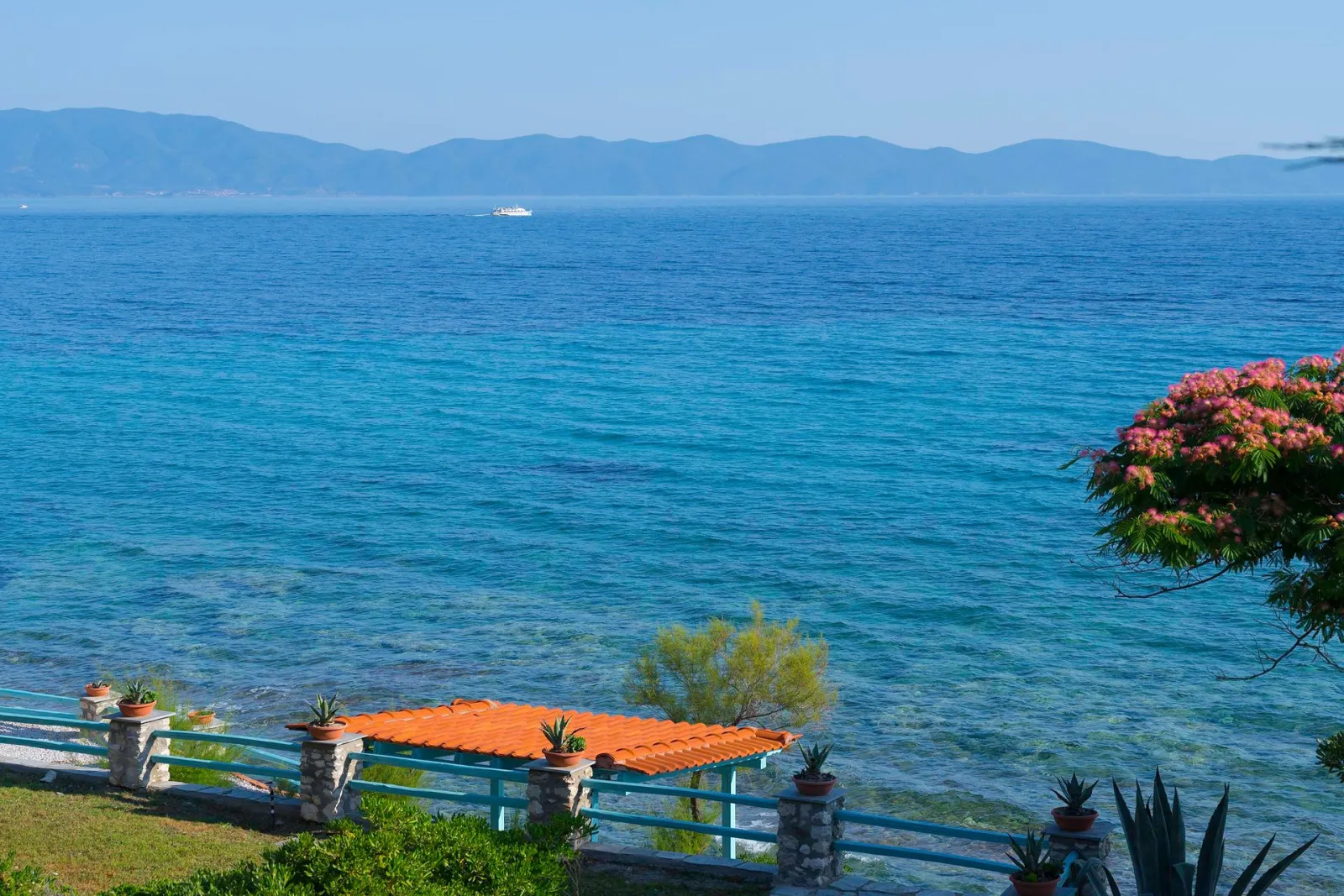 Kiparissi Villa Halkidiki, Sea Front Villa with 5 Bedrooms