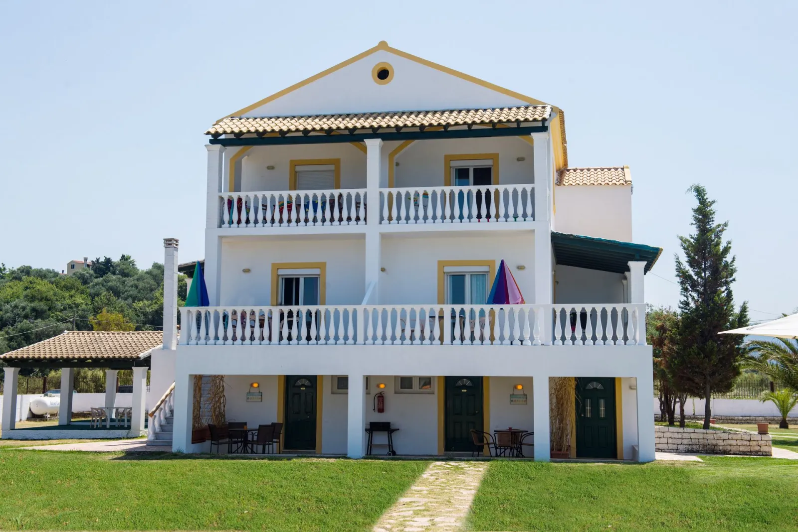 S & C Kosmos Beach Hotel