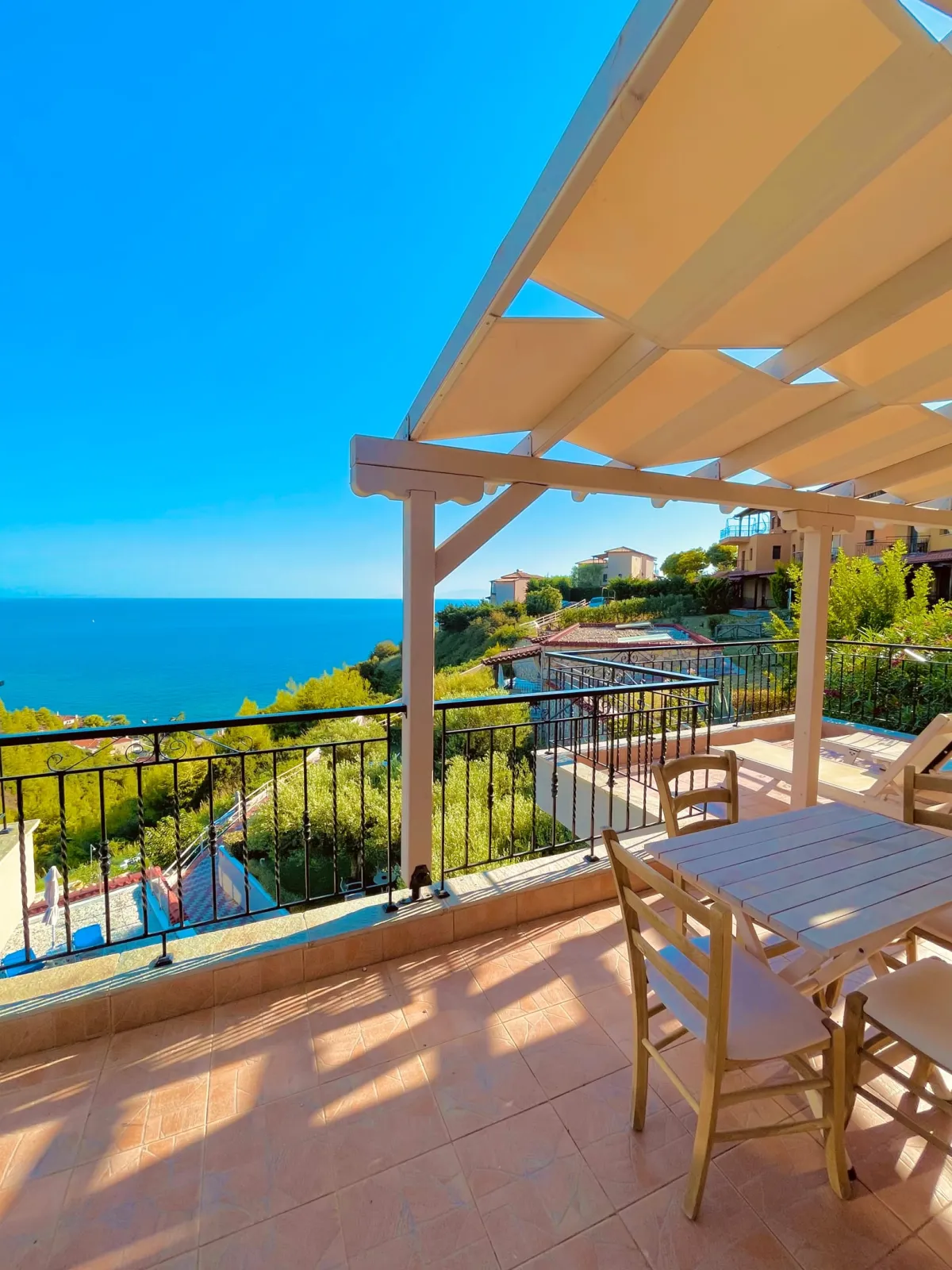 Koumaros ApartHotel Halkidiki