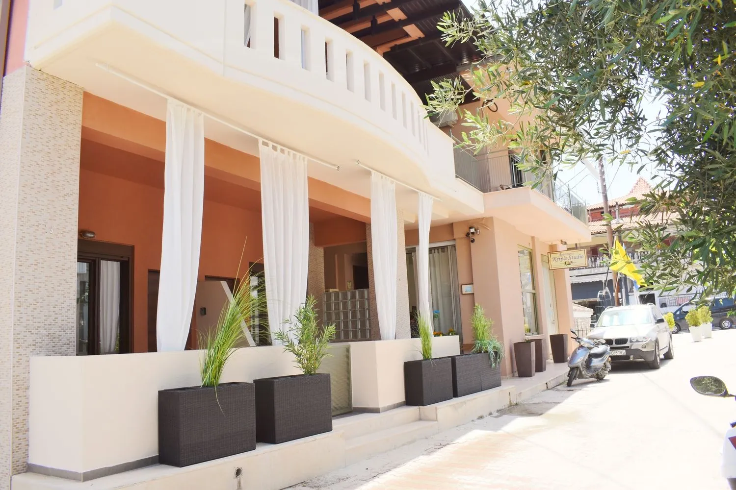 Pefkohori, Kripis Apartments, studio and rooms.