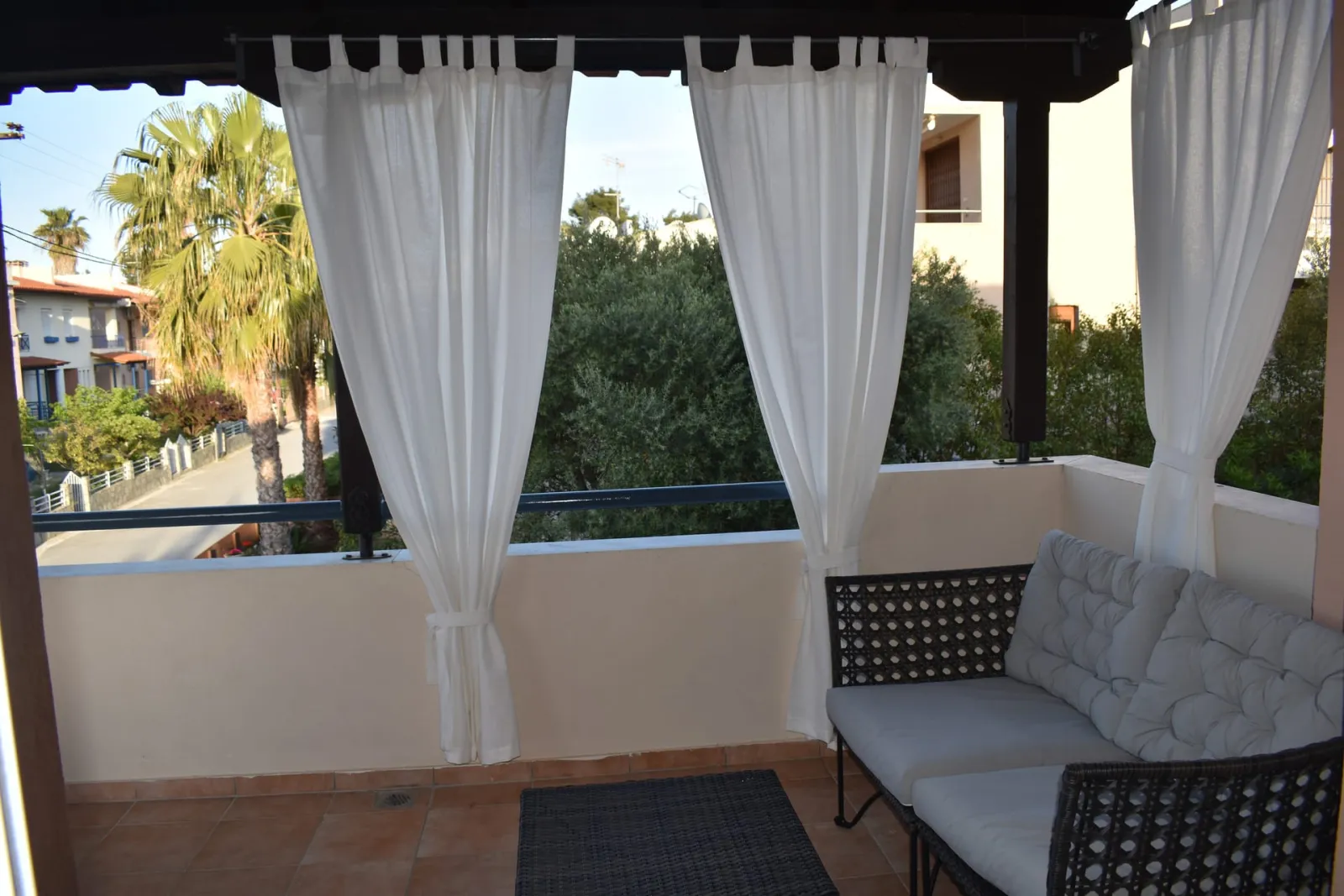 second levelbalcony overlooking the garden