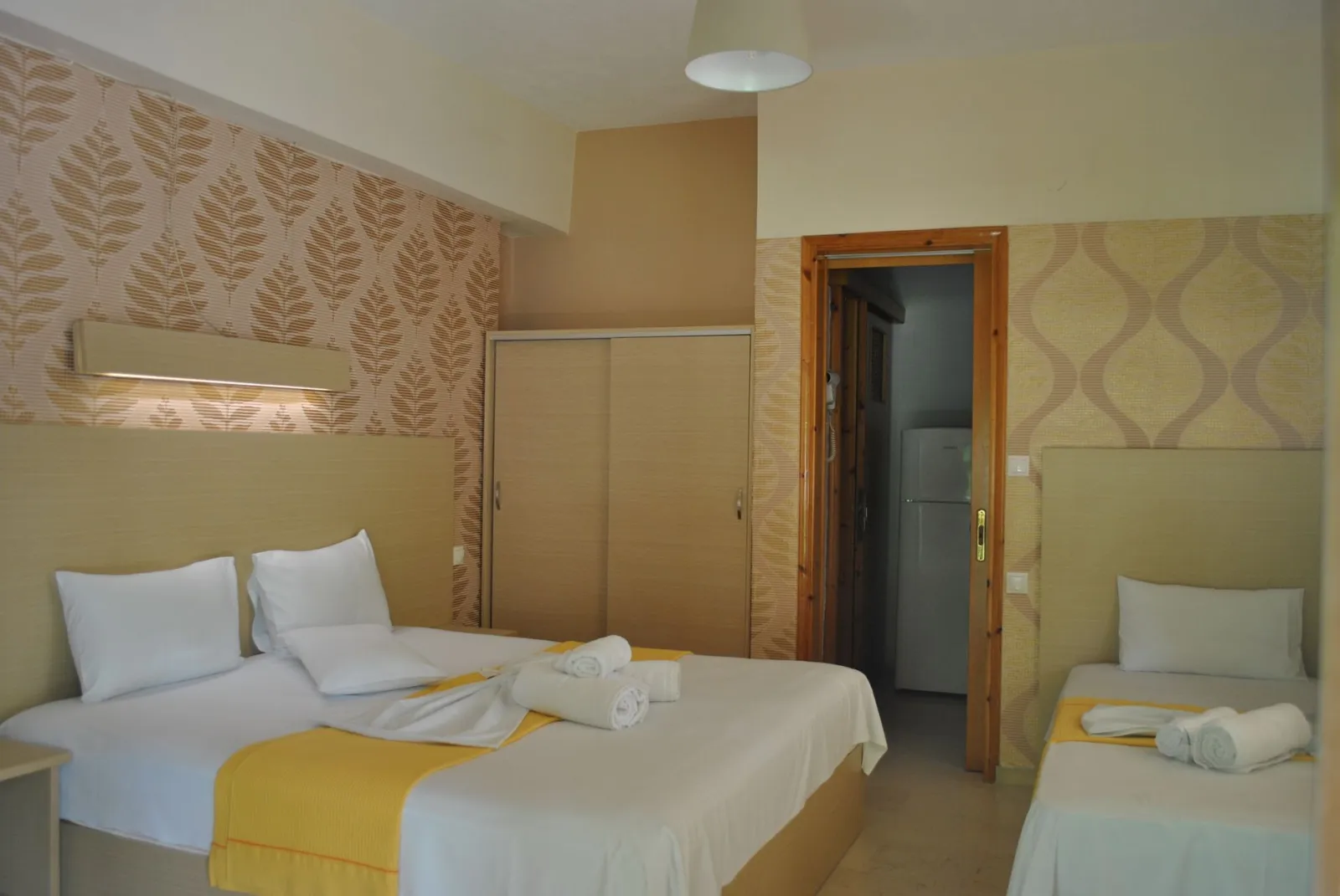 triple bed room