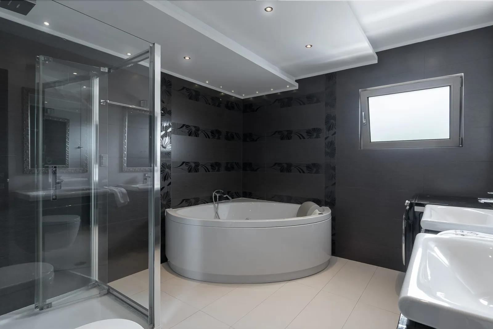 Kymothoe Elite Suites