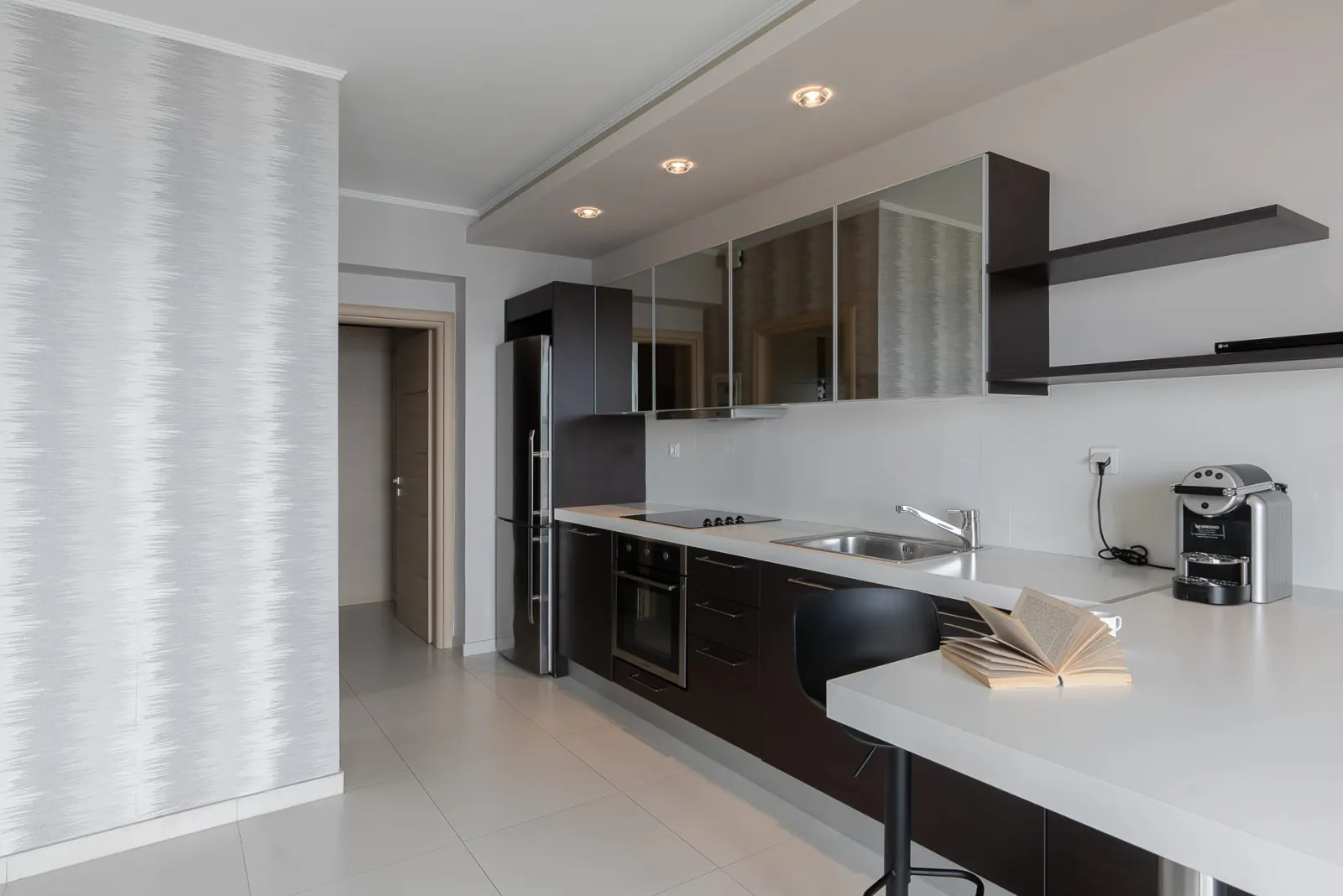 Kymothoe Elite Suites