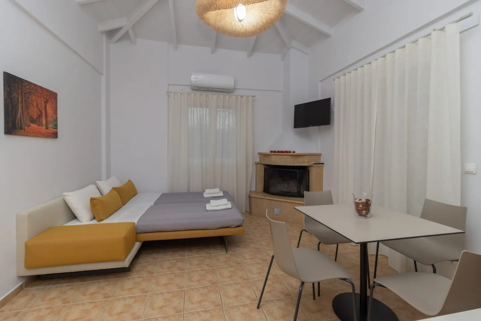 Lagouvardos Apartments Marathopoli